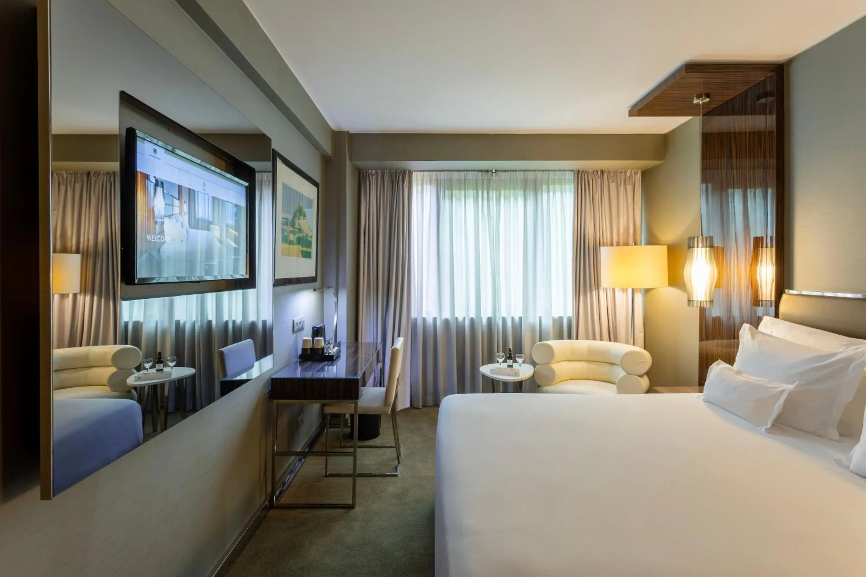 TV and multimedia, Bed in Altis Grand Hotel TV and multimedia, Bed in Altis Grand Hotel