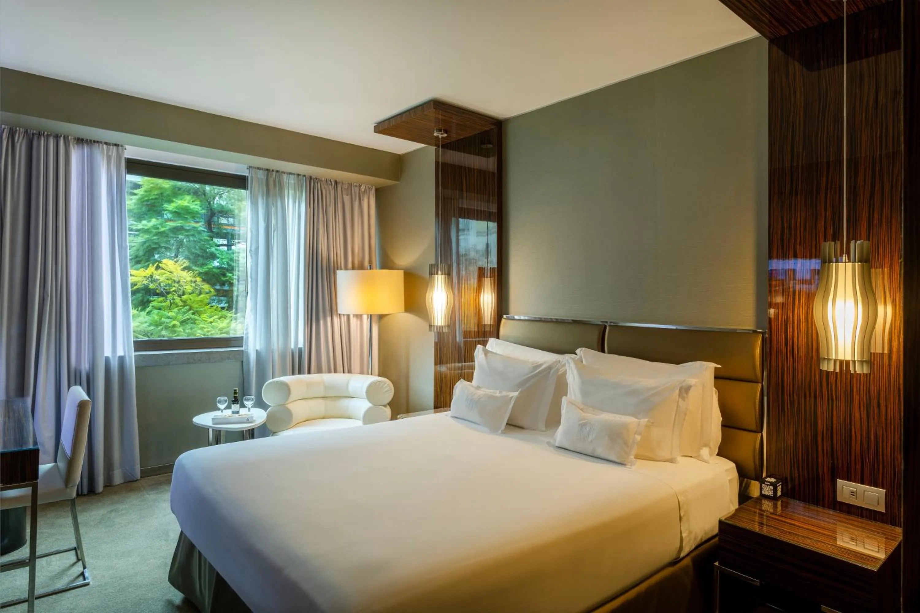 Bed in Altis Grand Hotel