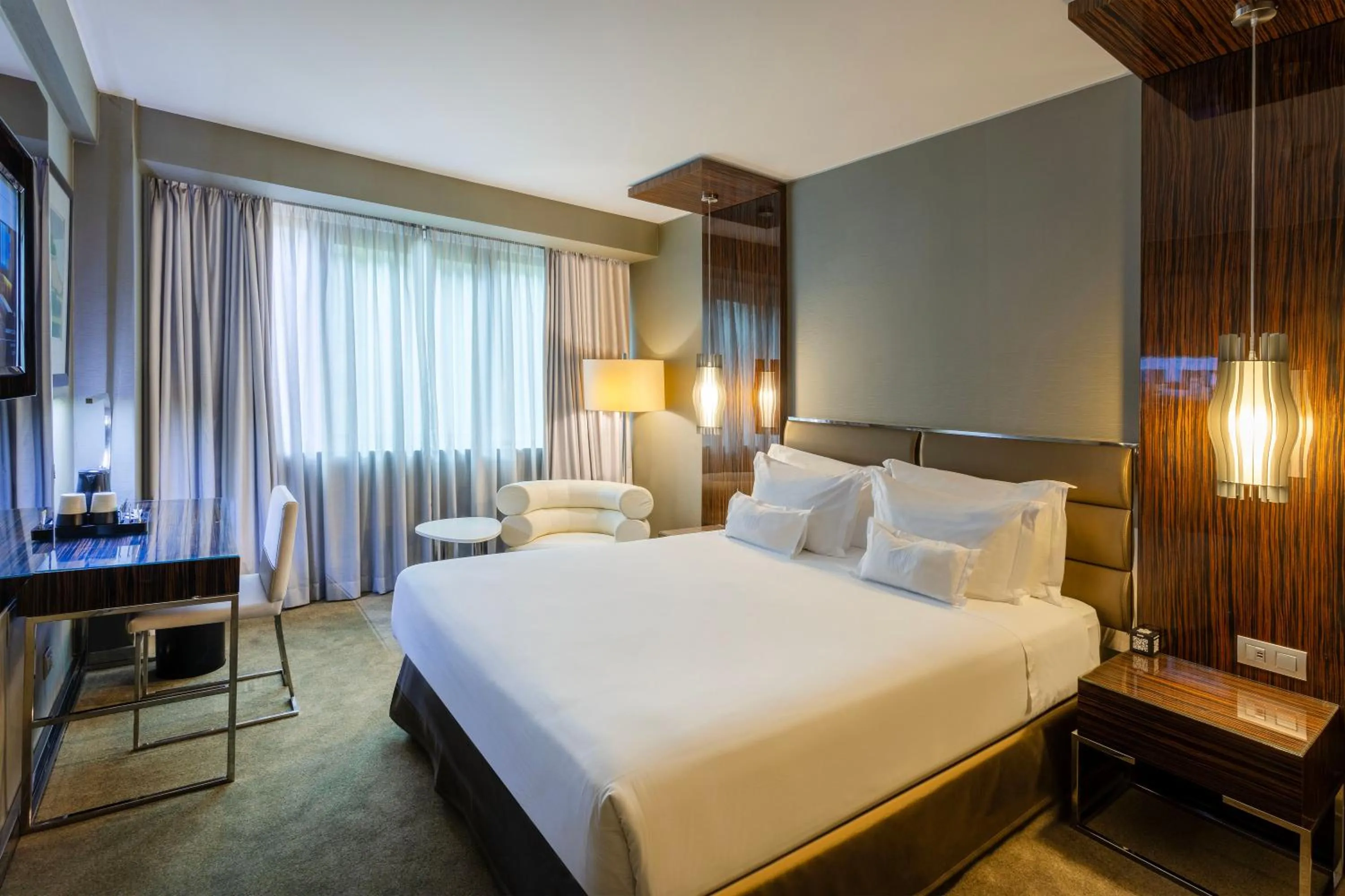 Bed in Altis Grand Hotel