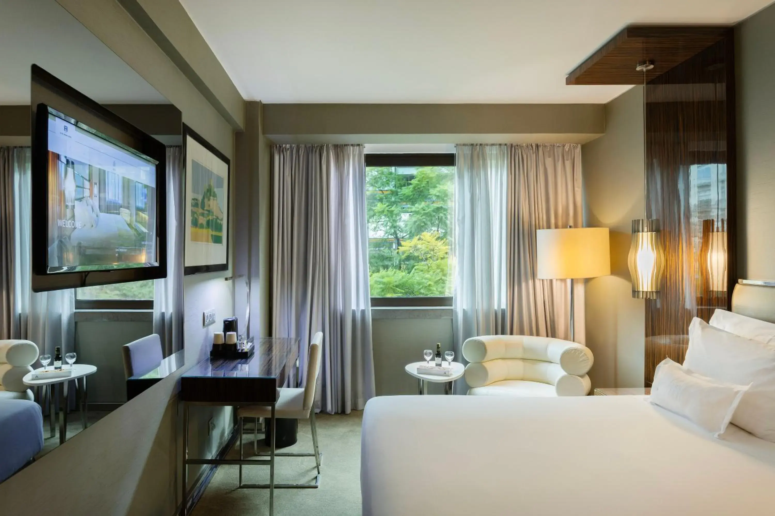 Bed in Altis Grand Hotel Bed in Altis Grand Hotel