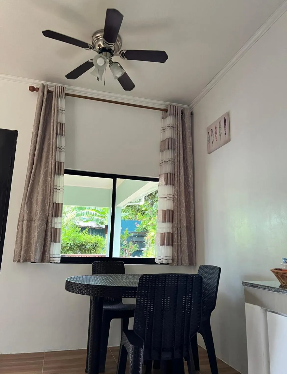 Dining area in Vailtin Home Point