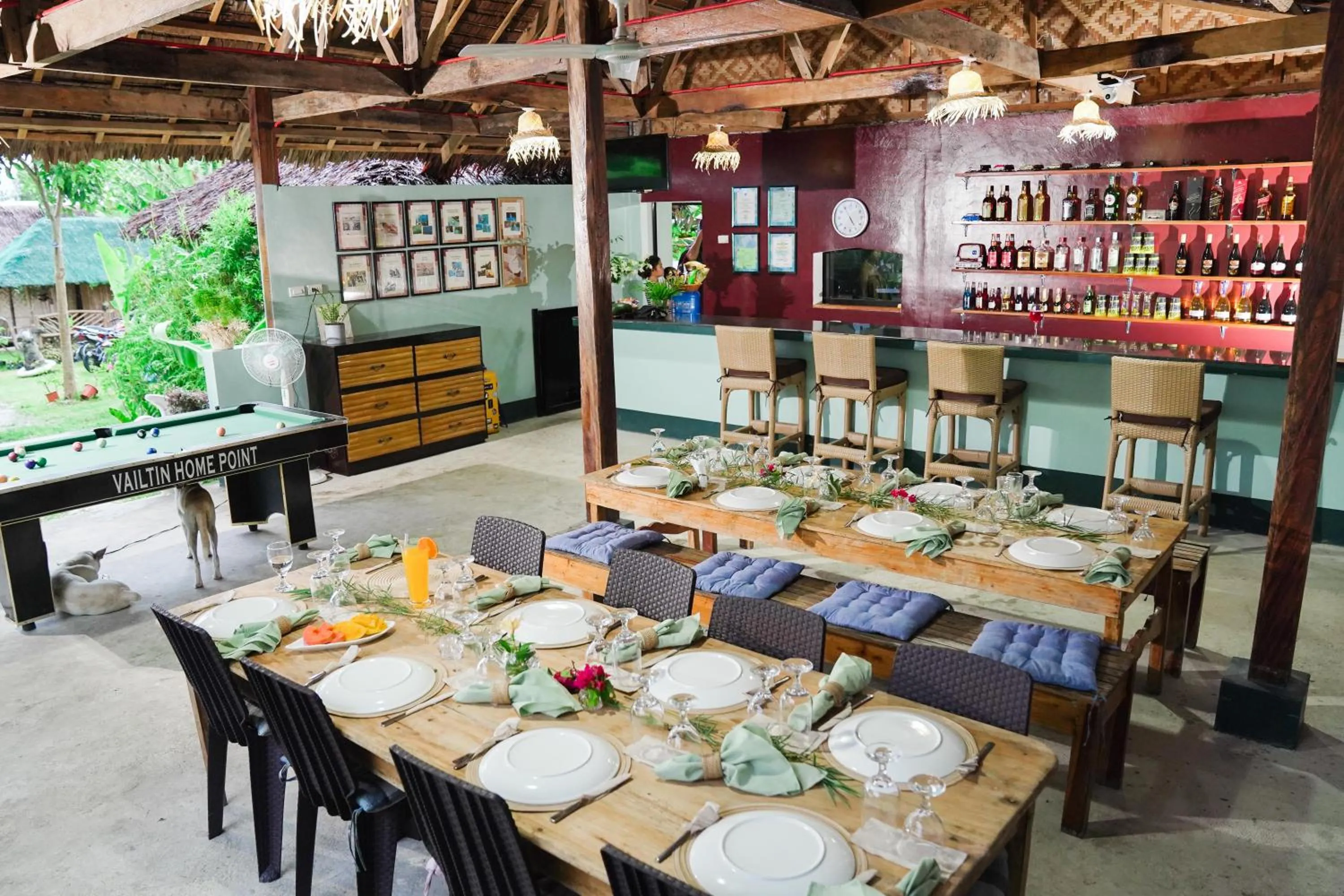 Restaurant/places to eat in Vailtin Home Point