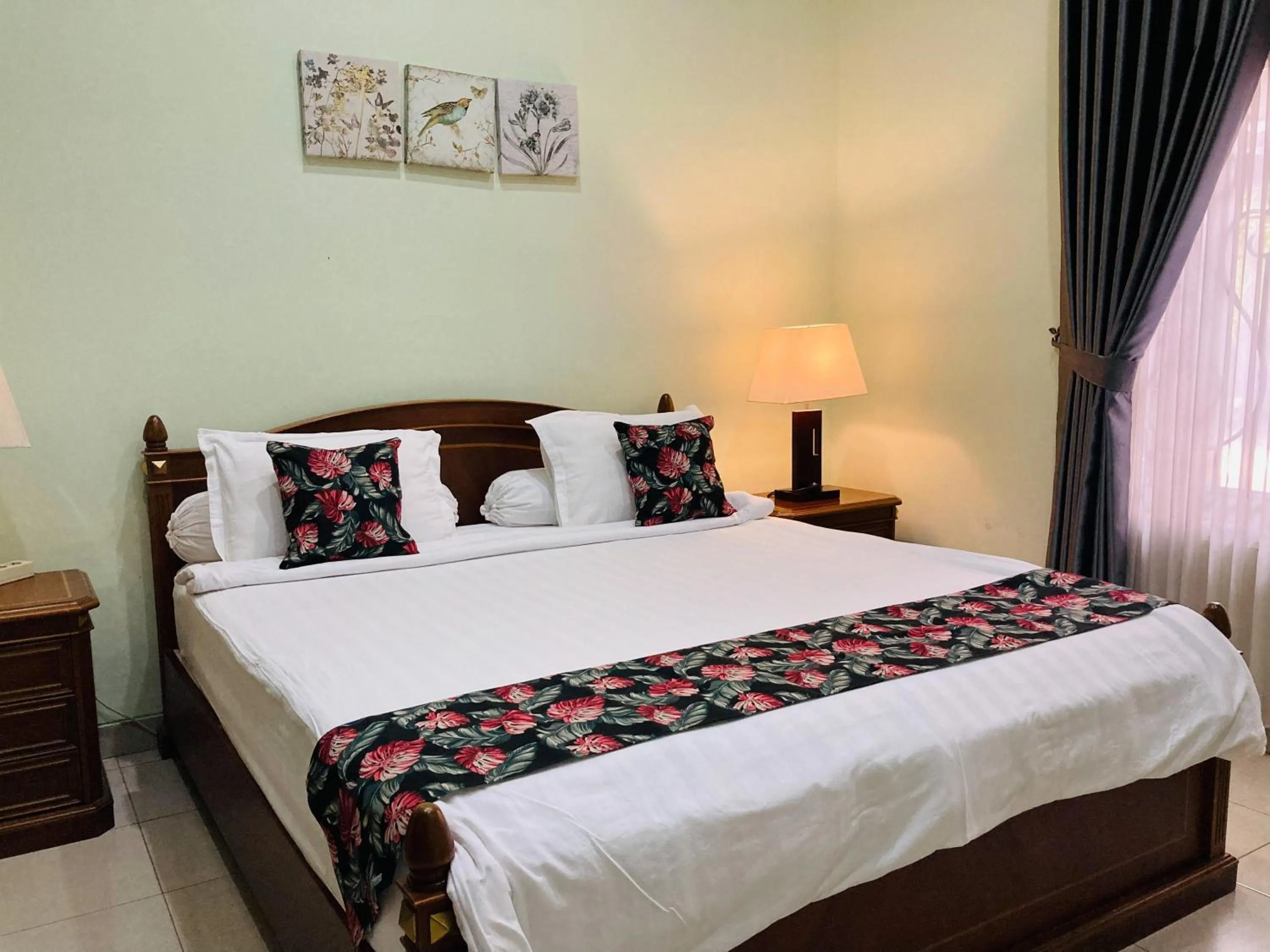 Bed in Just 11 Boutique Syariah Mitra RedDoorz near UGM Yogyakarta