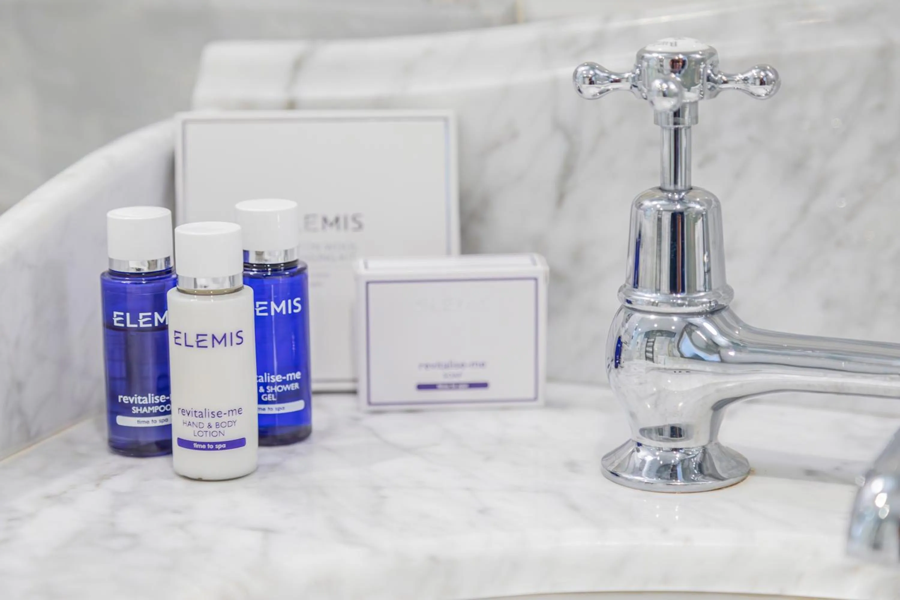 Bathroom in Georgian House Hotel