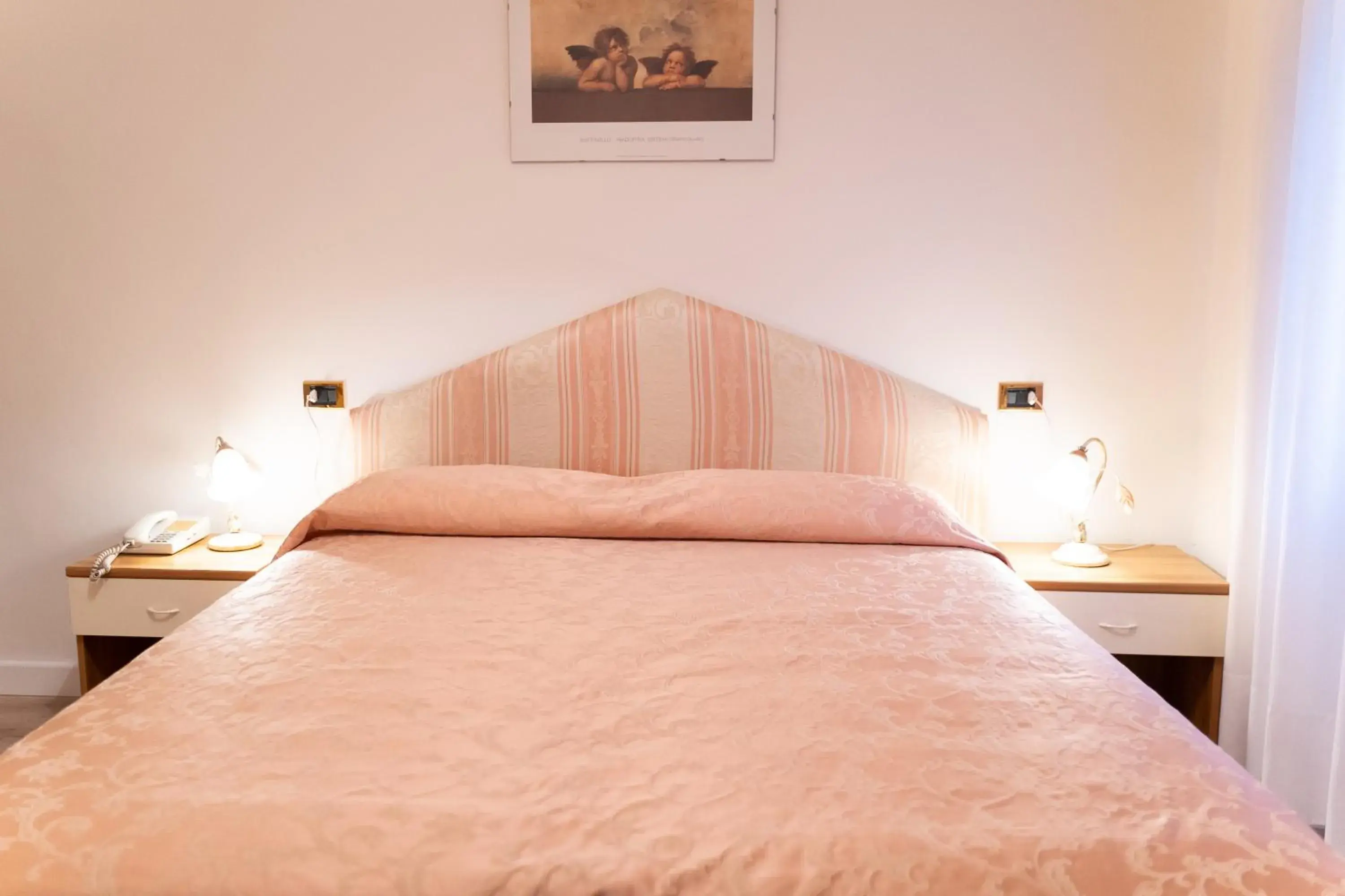 Standard Double or Twin Room with Garden View in Hotel Belvedere Standard Double or Twin Room with Garden View in Hotel Belvedere