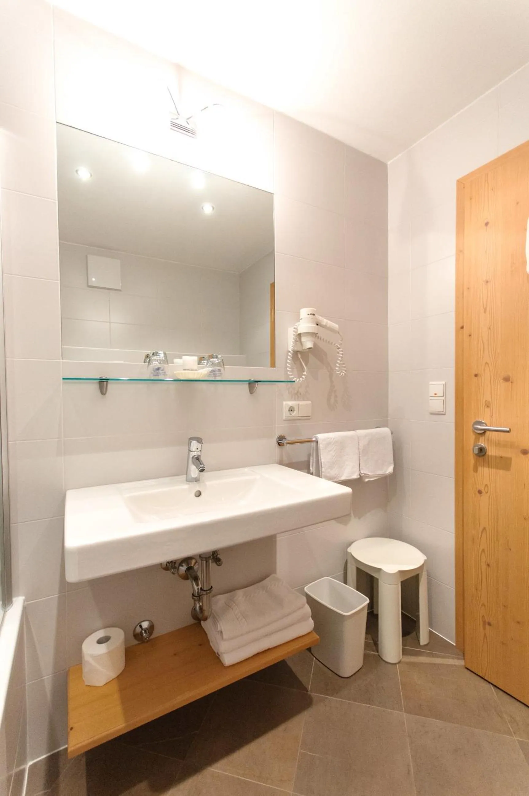 Bathroom in Residence Hotel Alpinum