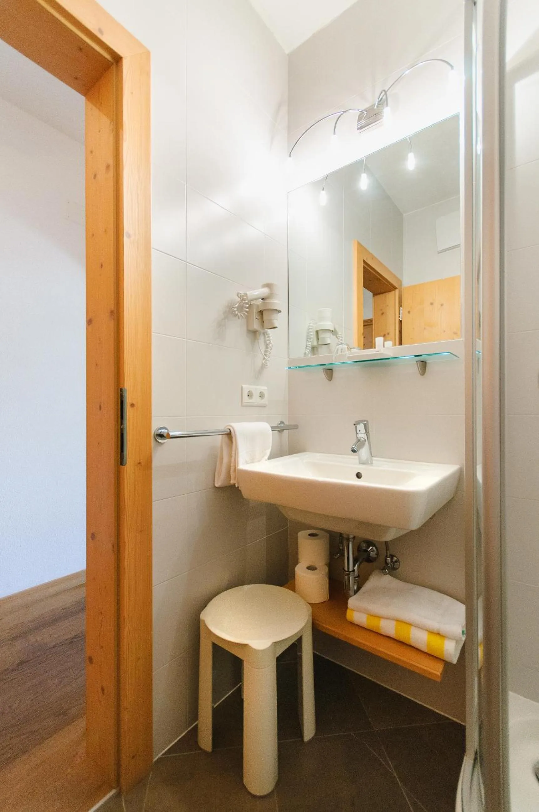 Bathroom in Residence Hotel Alpinum