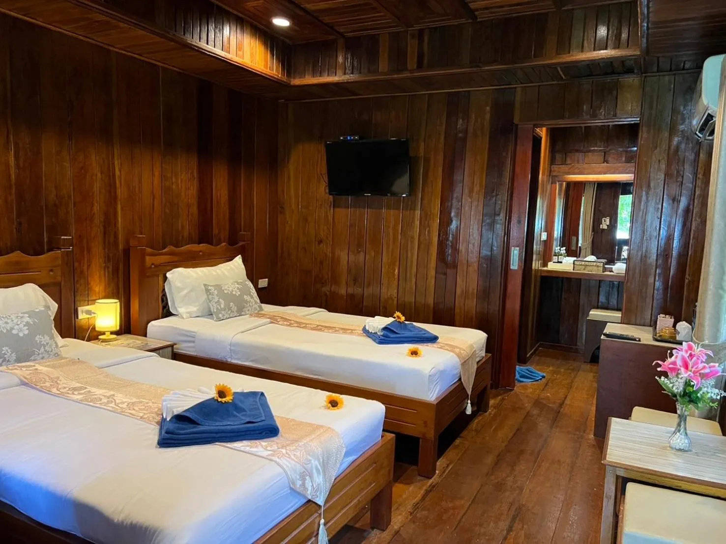 Bed in Diamond Beach Resort