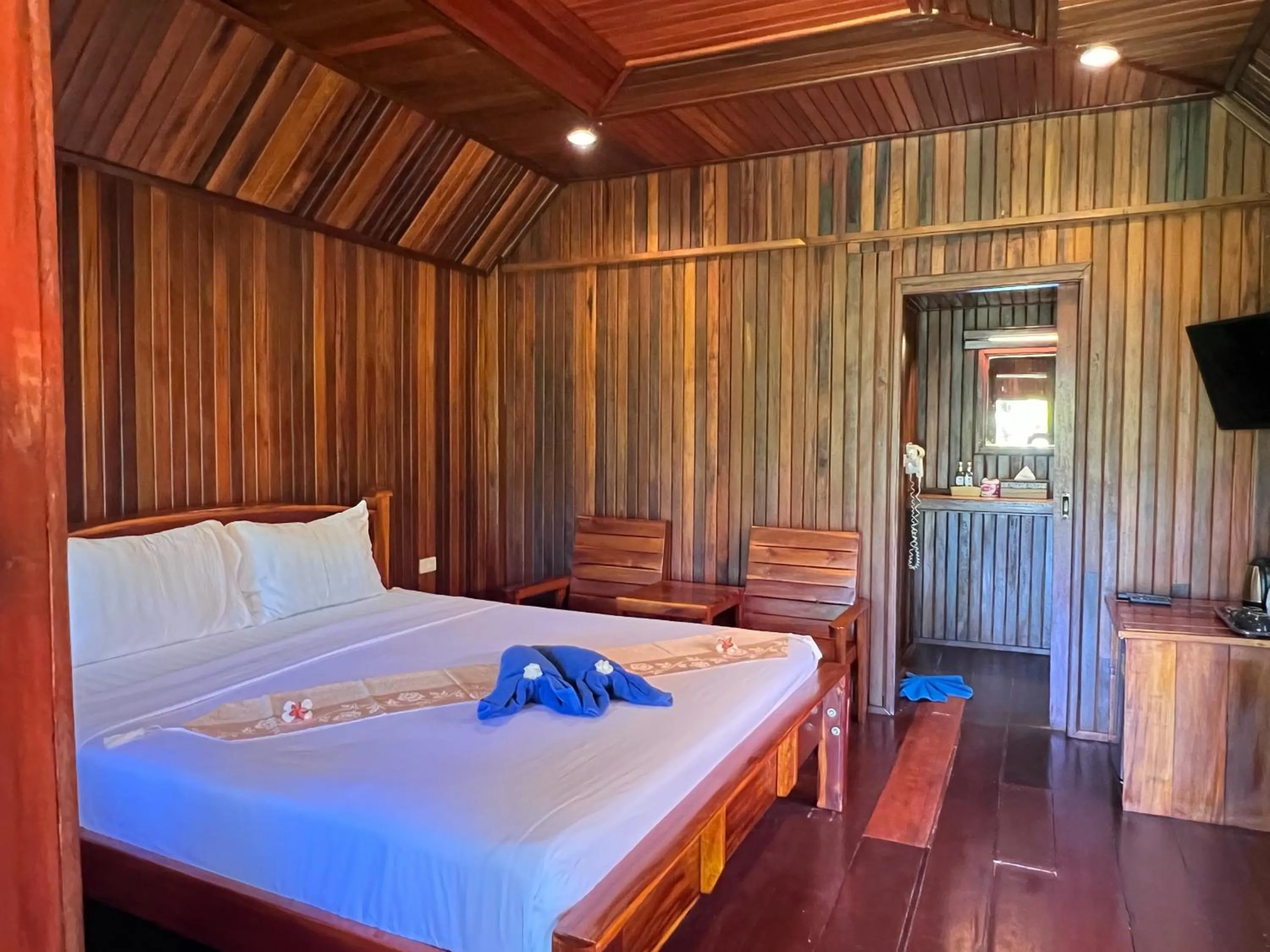 Bed in Diamond Beach Resort