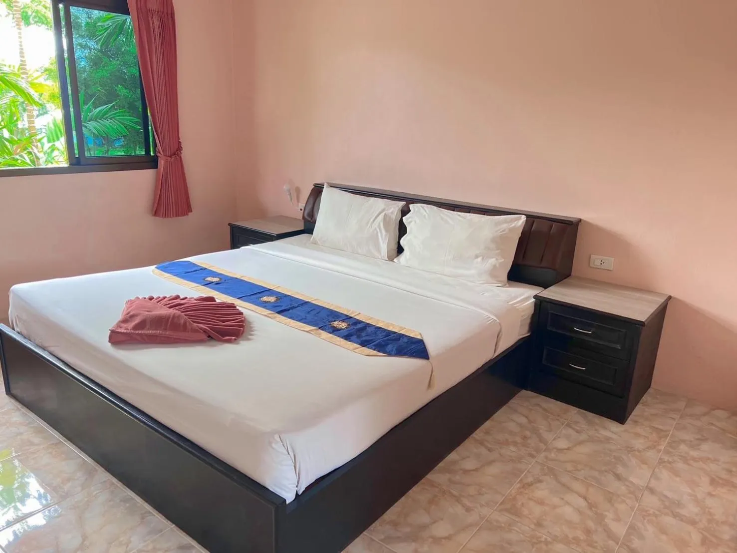 Bed in Diamond Beach Resort