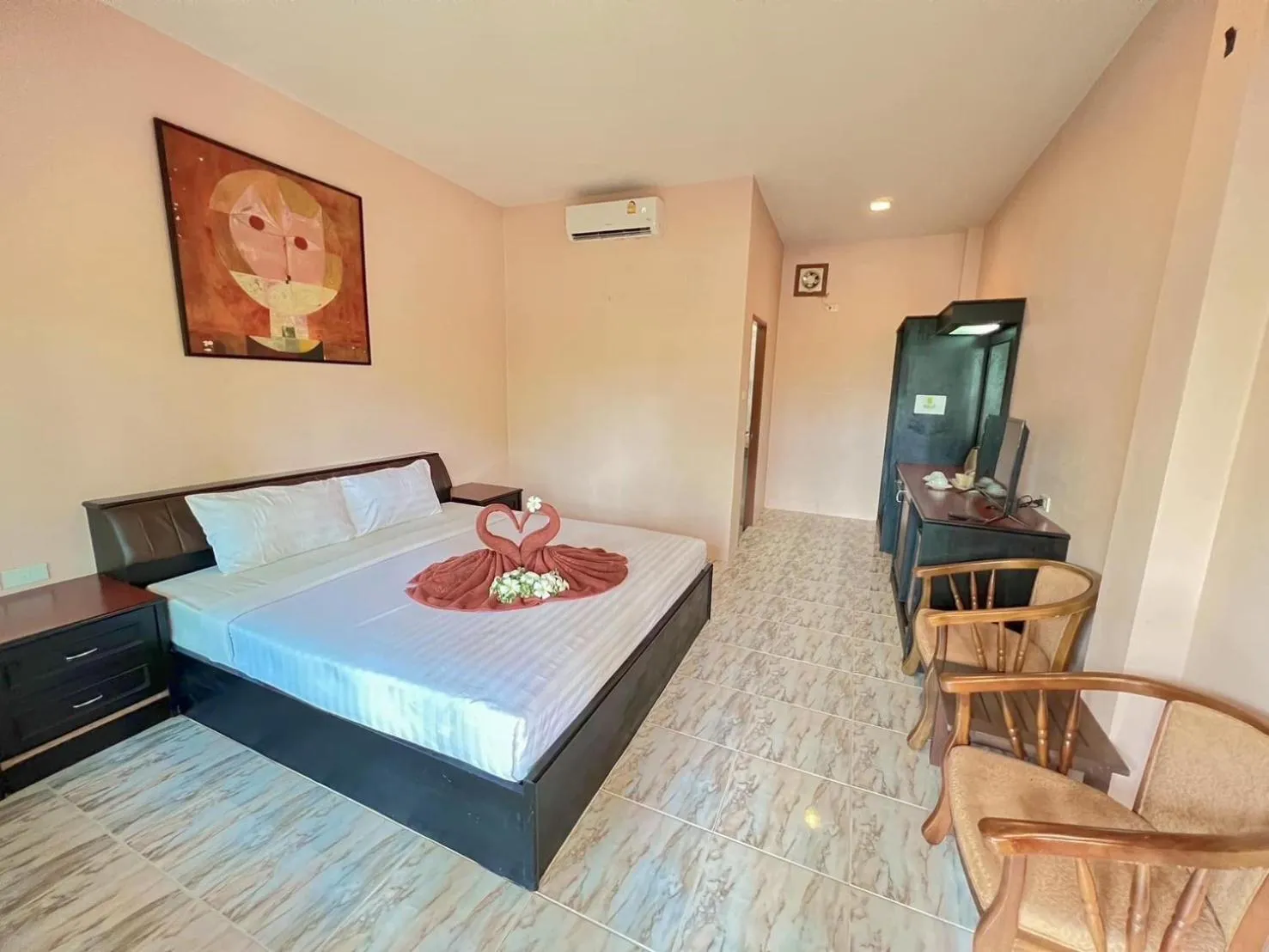 Bed in Diamond Beach Resort