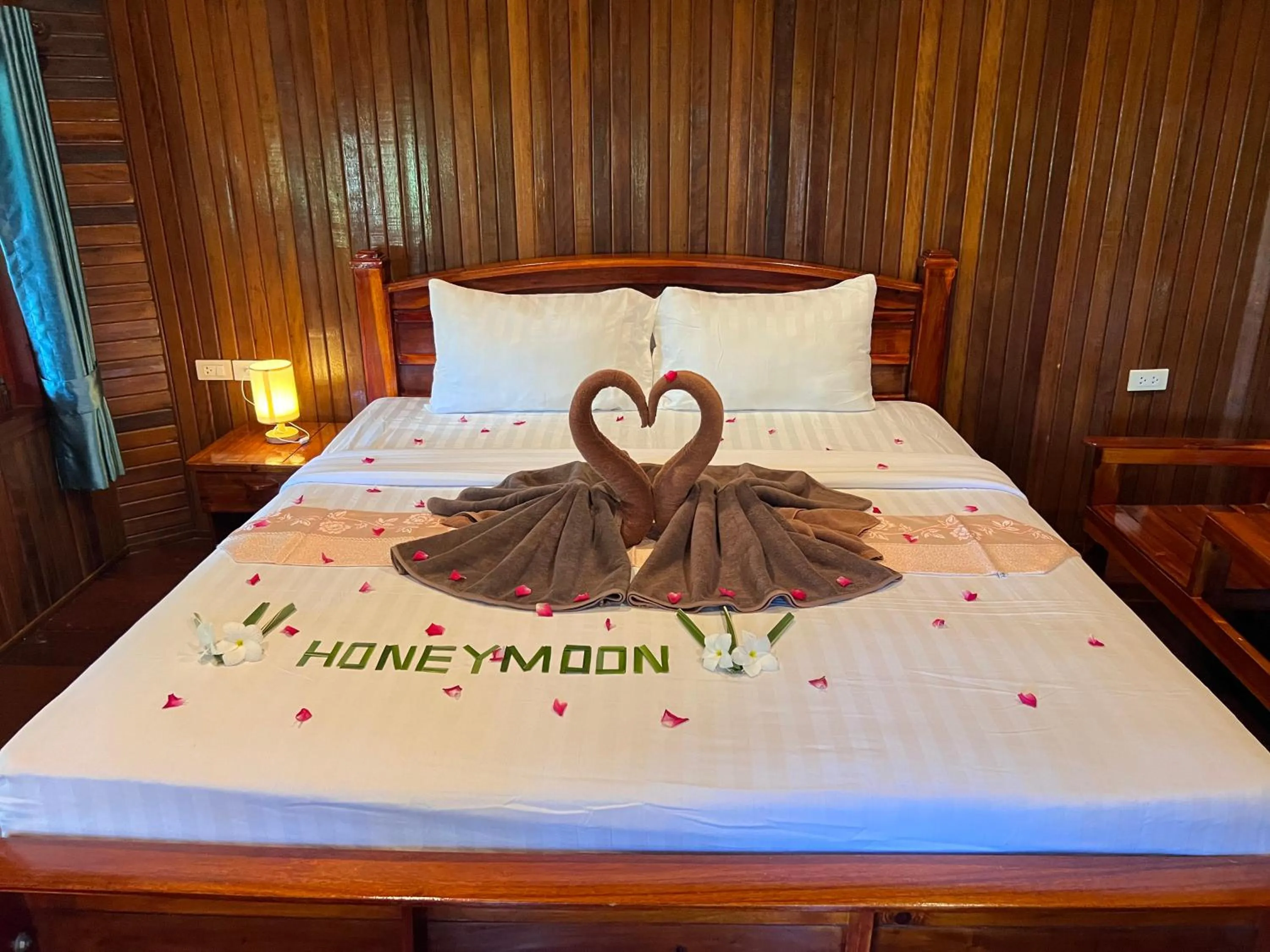 Bed in Diamond Beach Resort