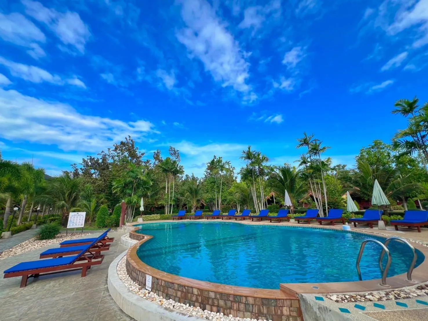 Pool view in Diamond Beach Resort