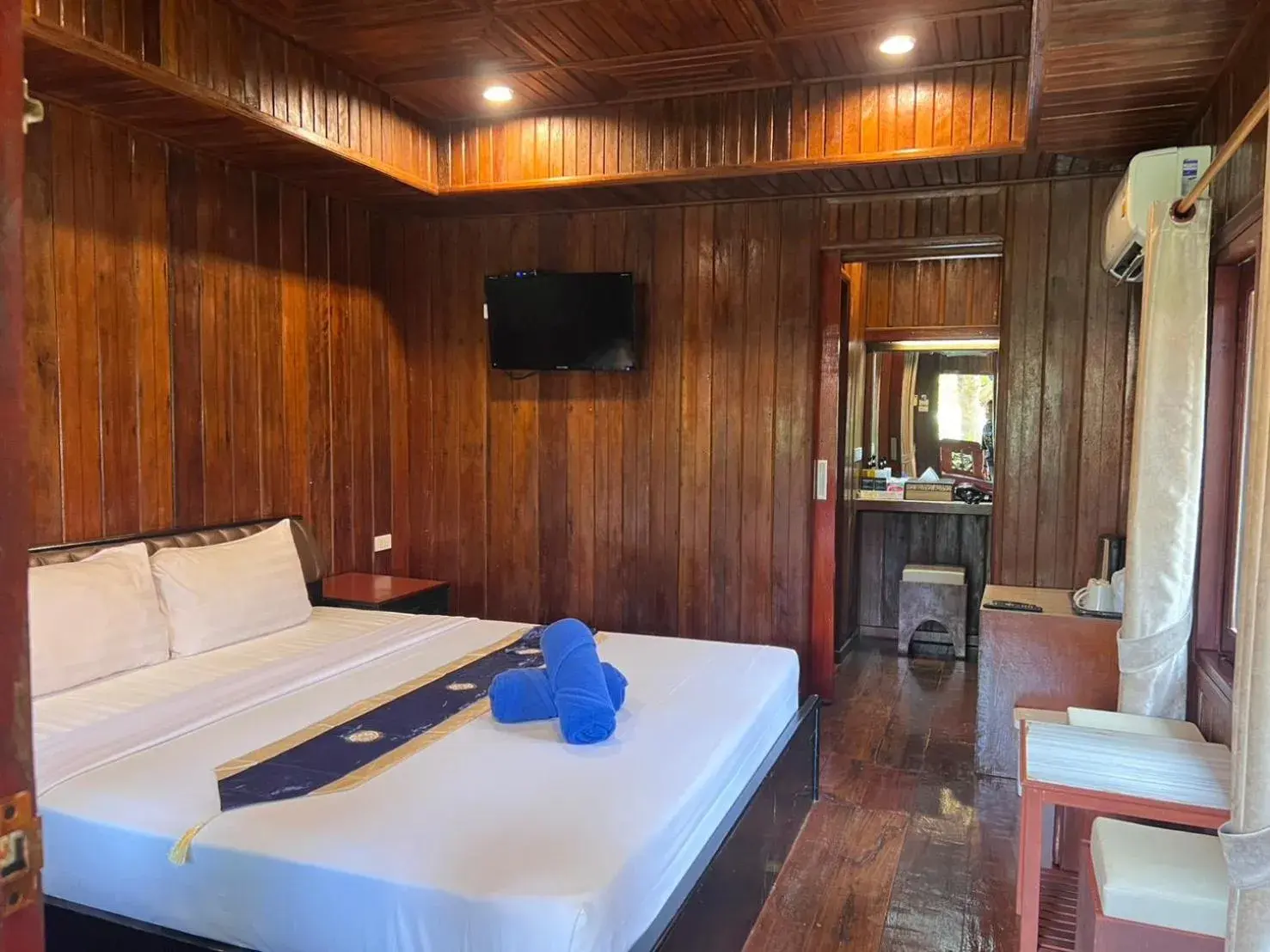 Bed in Diamond Beach Resort Bed in Diamond Beach Resort