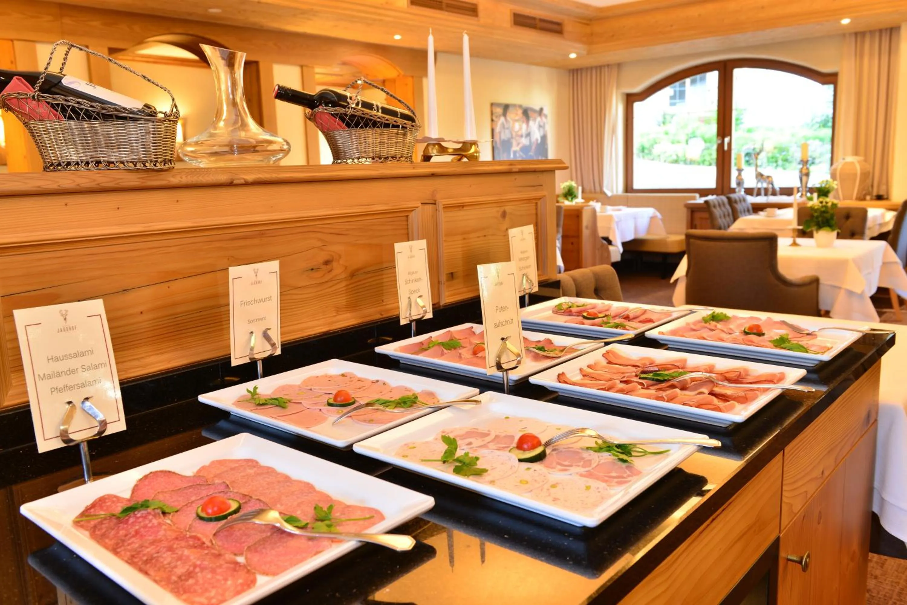 Buffet breakfast in Hotel Jagdhof