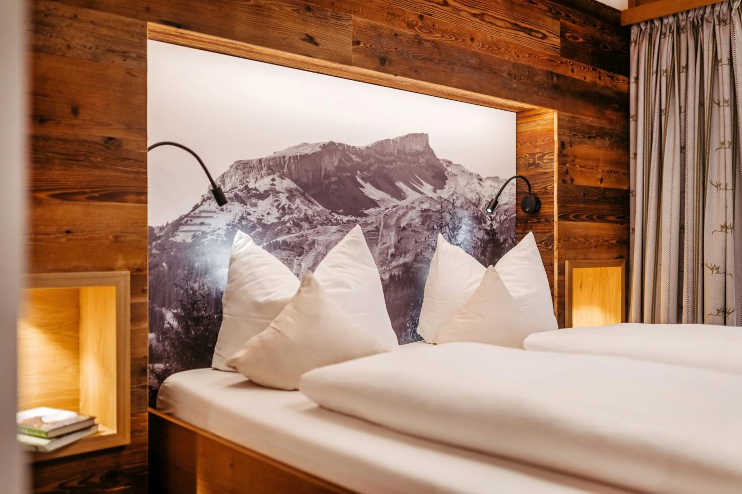 Bed in Hotel Jagdhof