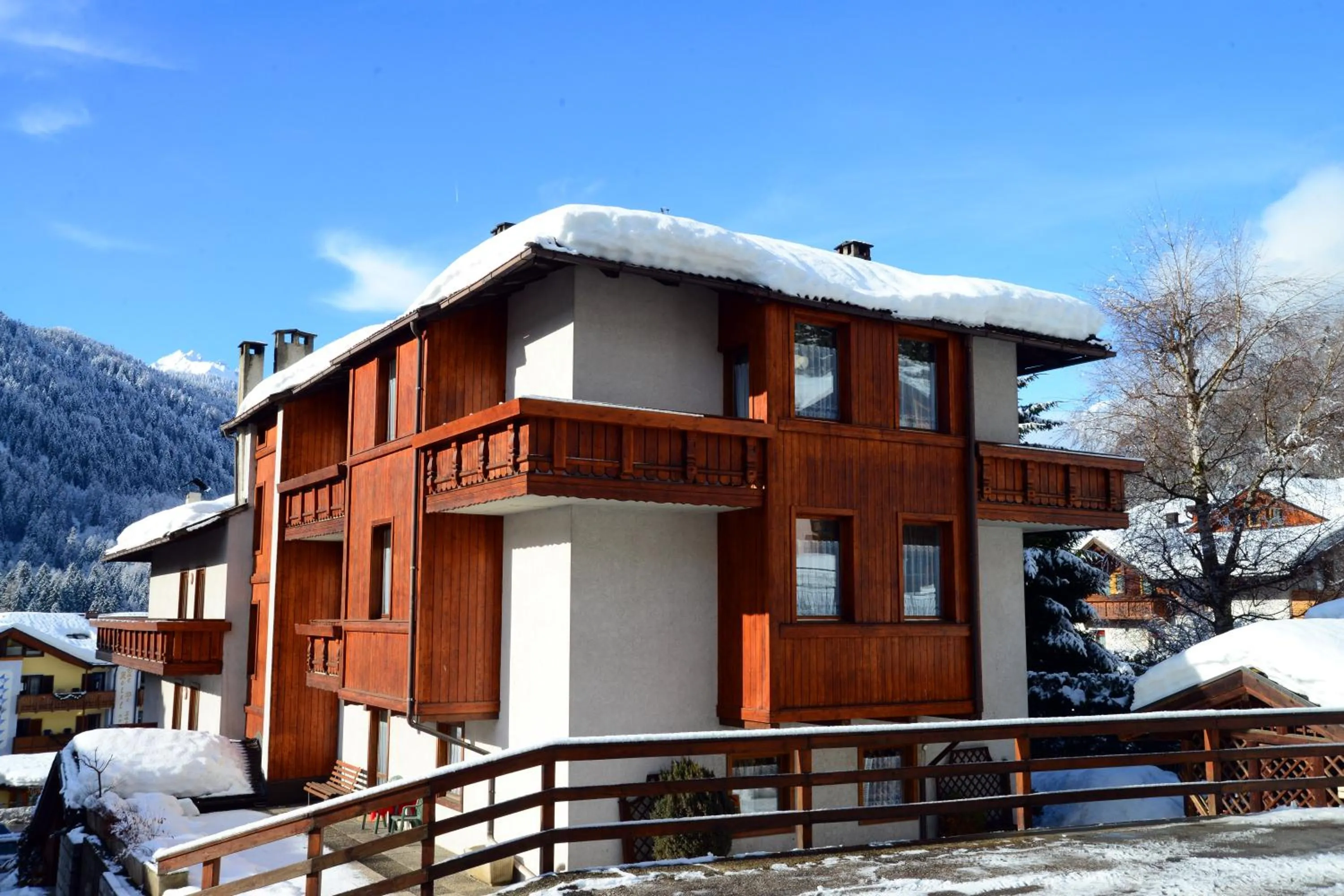 Facade/entrance in Residence Marisol Camere & Appartamenti - Mezzana Centre