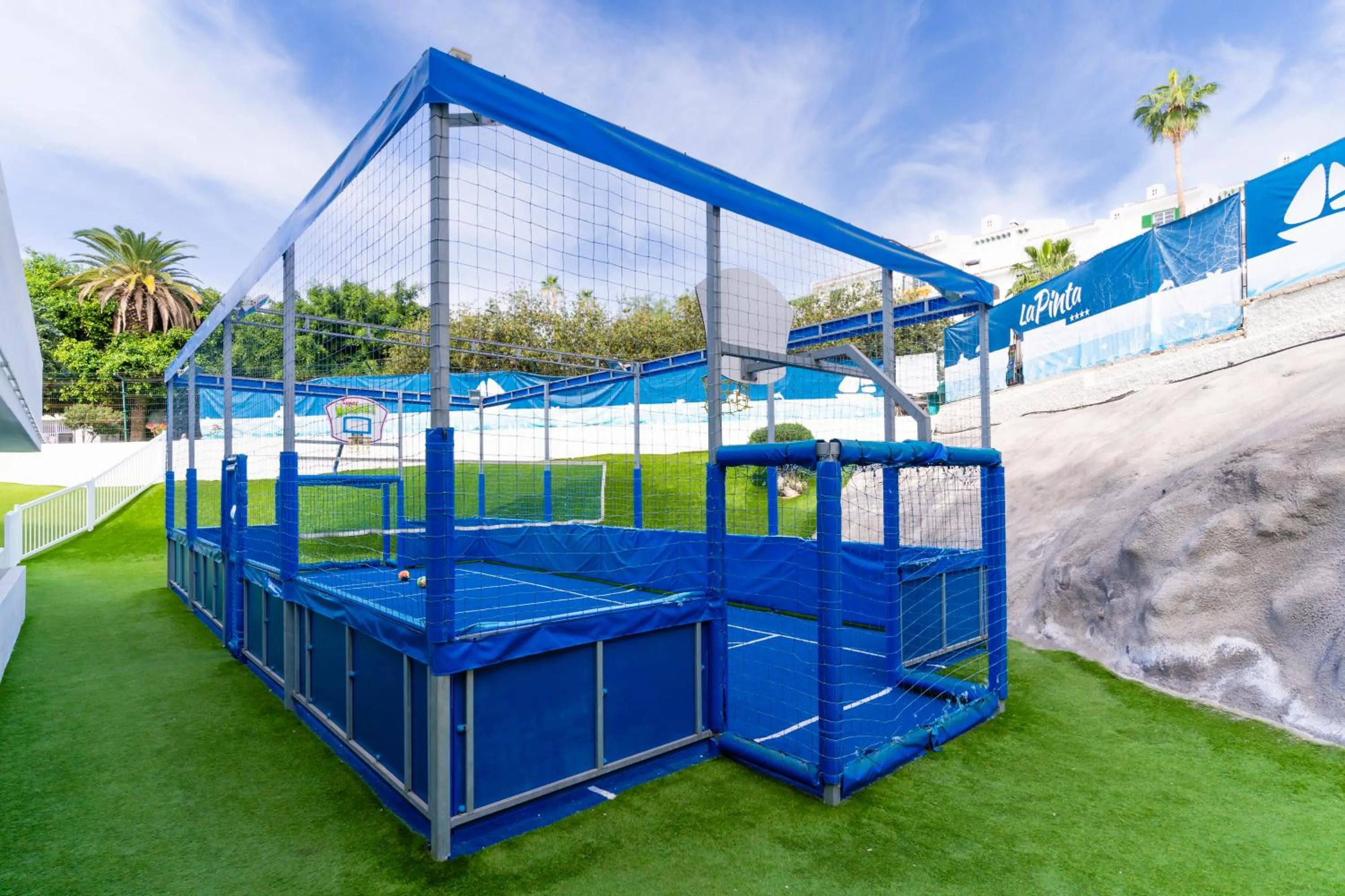 Entertainment in HOVIMA La Pinta Beachfront Family Hotel