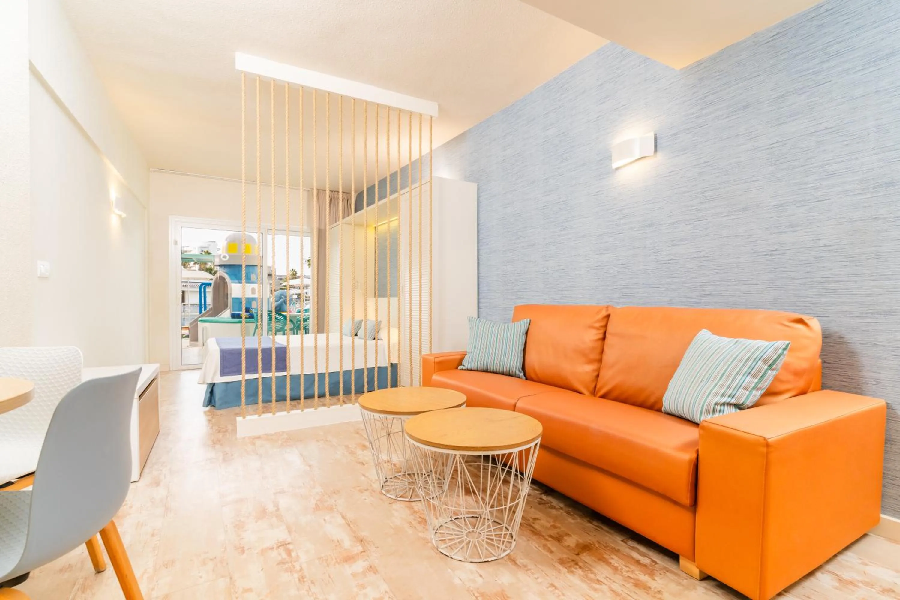 Living room in HOVIMA La Pinta Beachfront Family Hotel