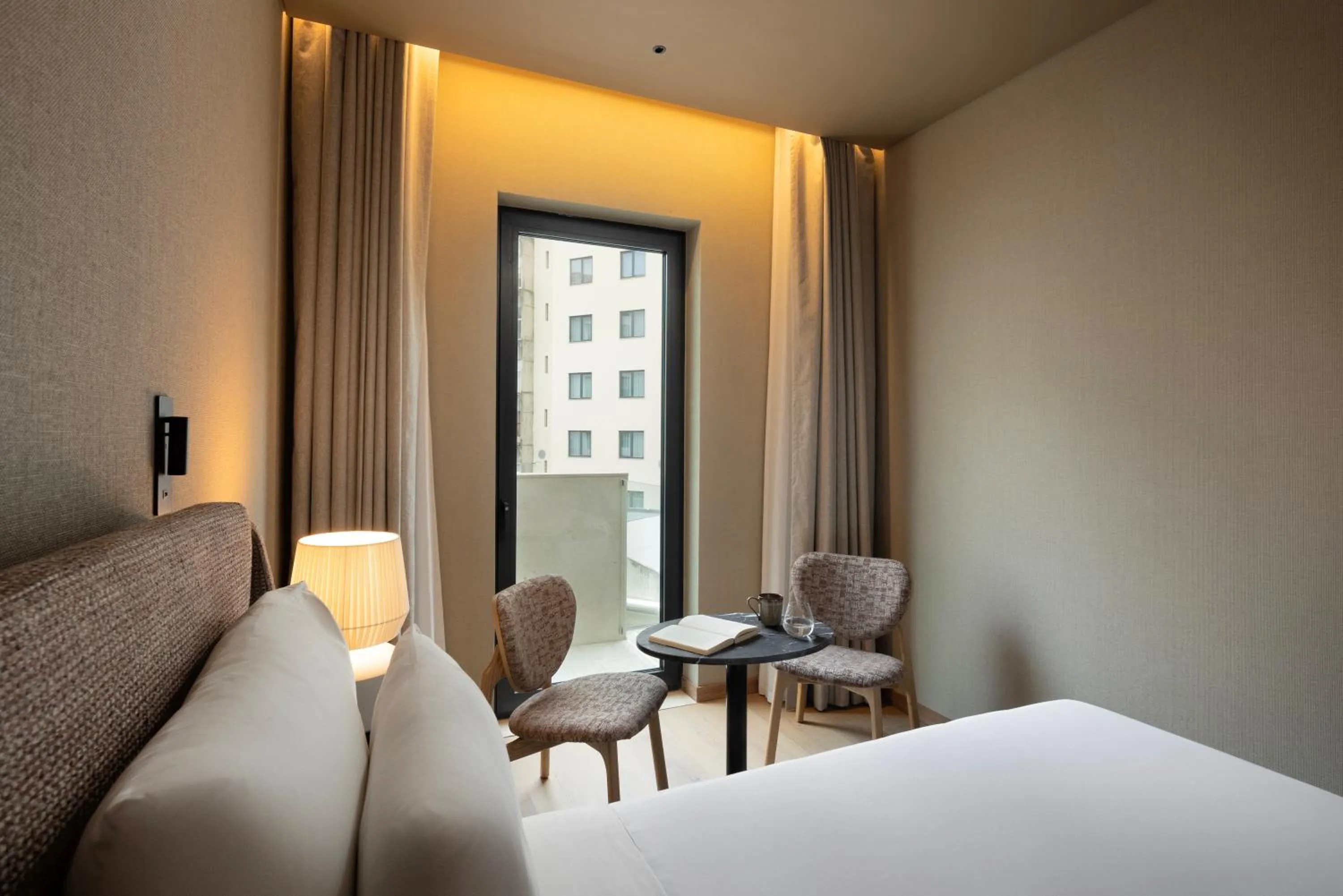 Bedroom, Bed in EVOLUTION Valbom