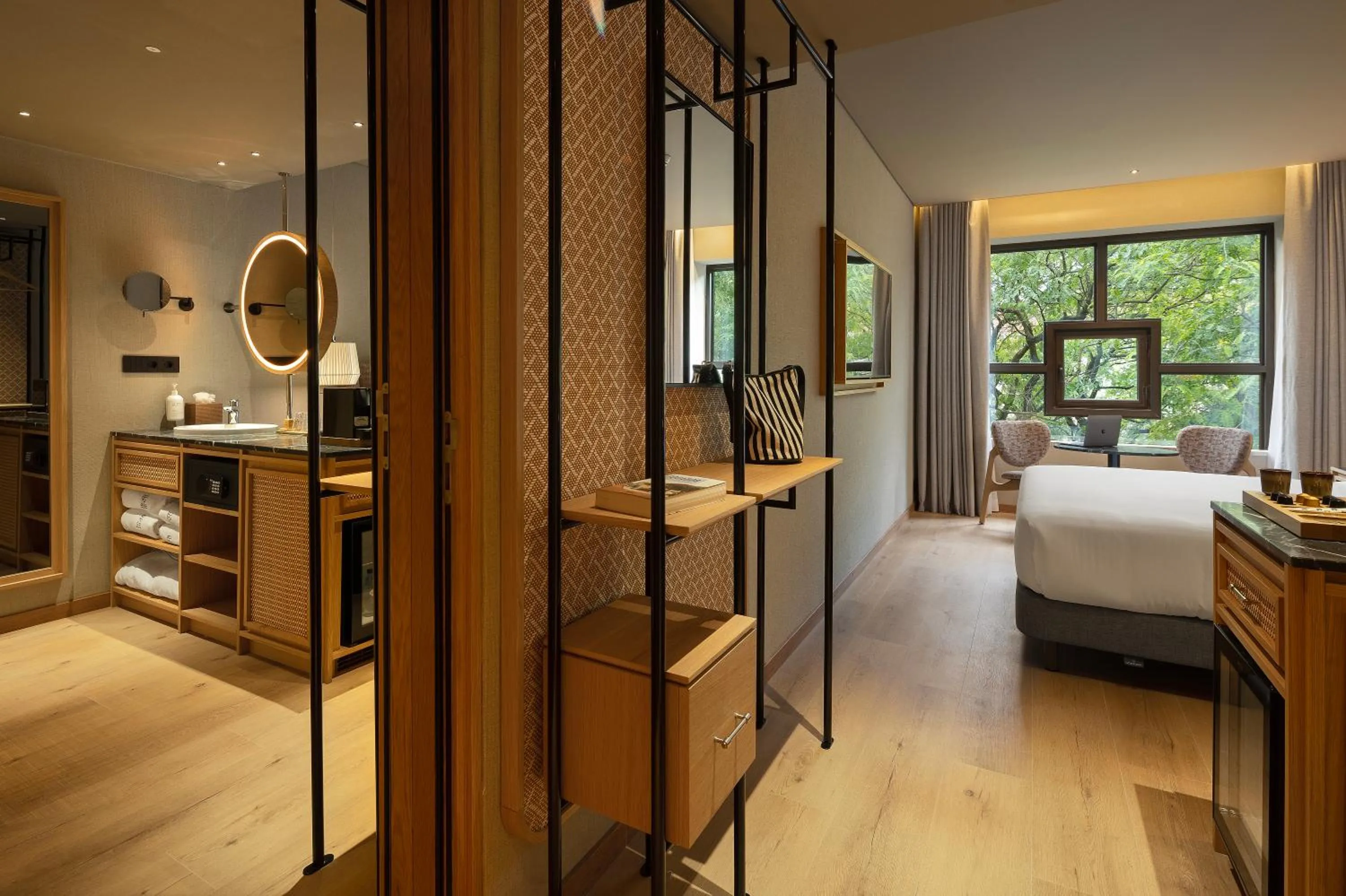 Bedroom, Bed in SANA Executive Hotel