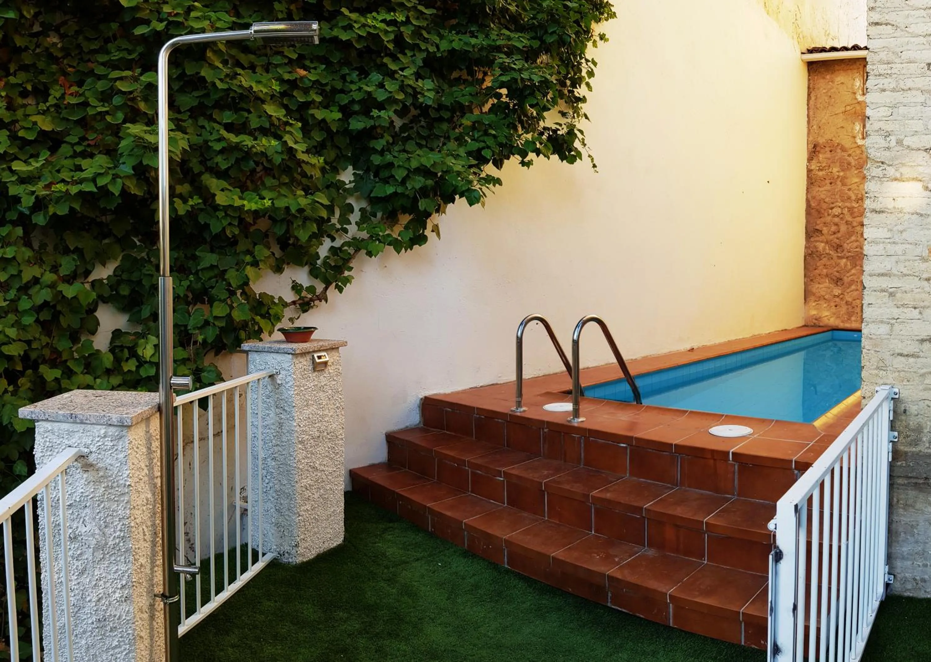 Swimming pool in La Casa De Las Bicicletas
