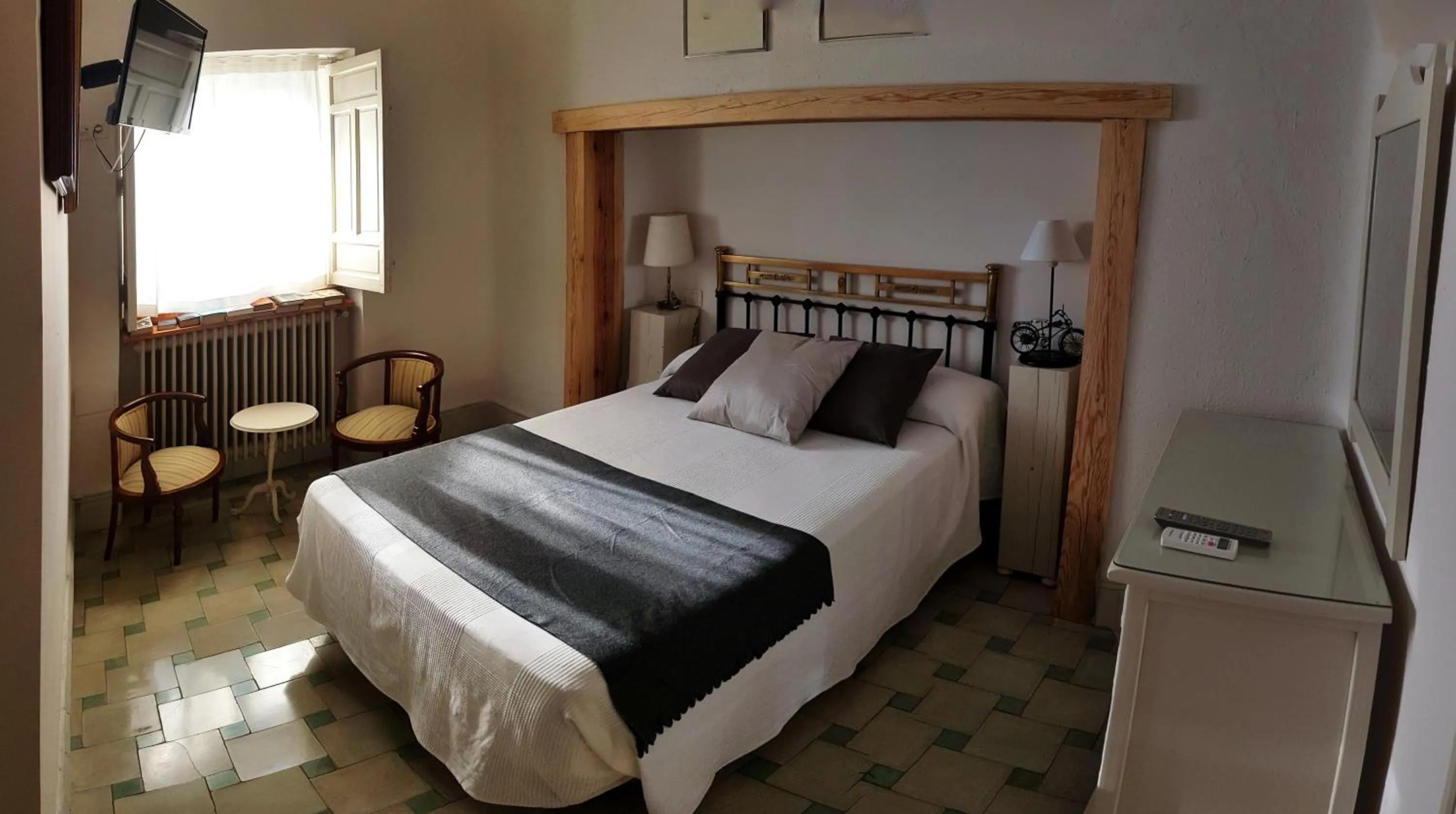 Photo of the whole room, Bed in La Casa De Las Bicicletas