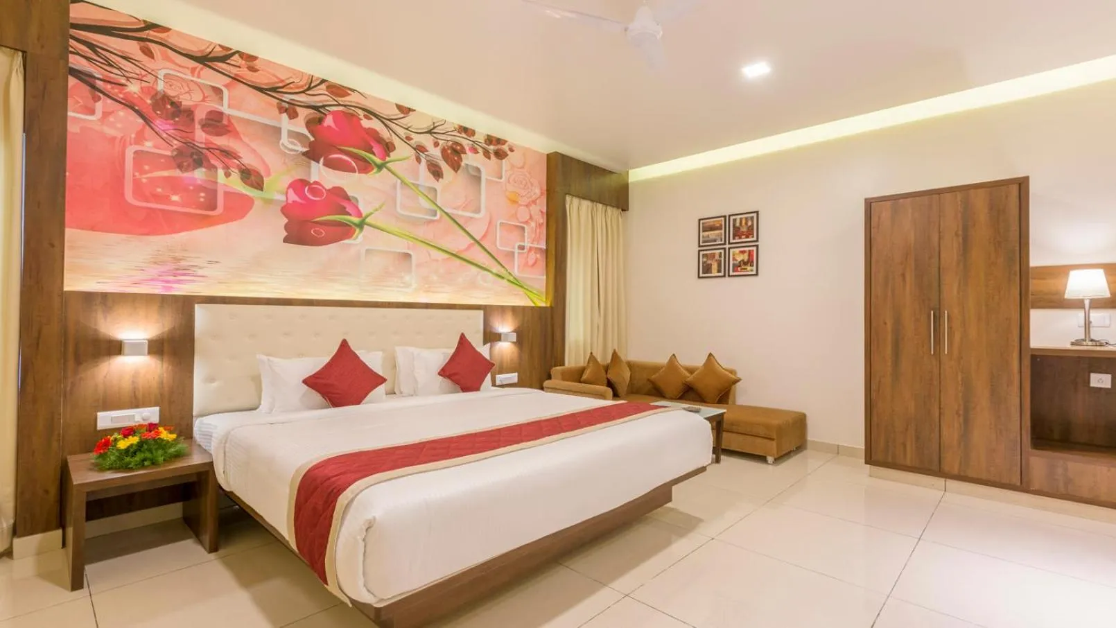 Bed in Sai International Hotel