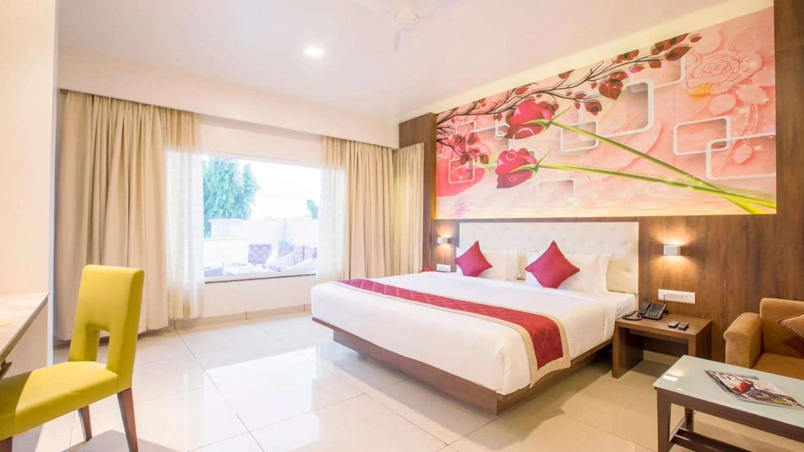 Bed in Sai International Hotel