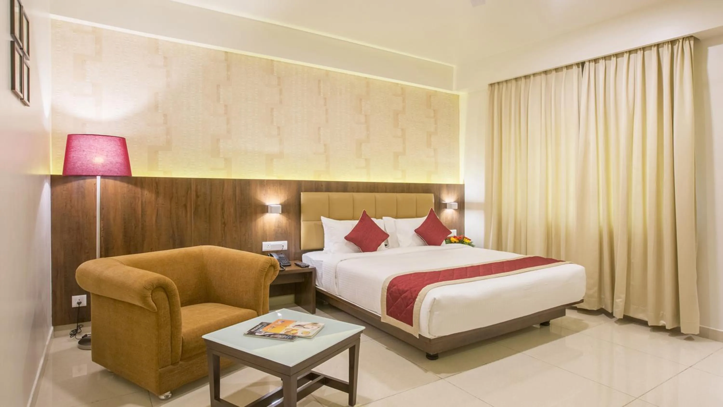 Bed in Sai International Hotel