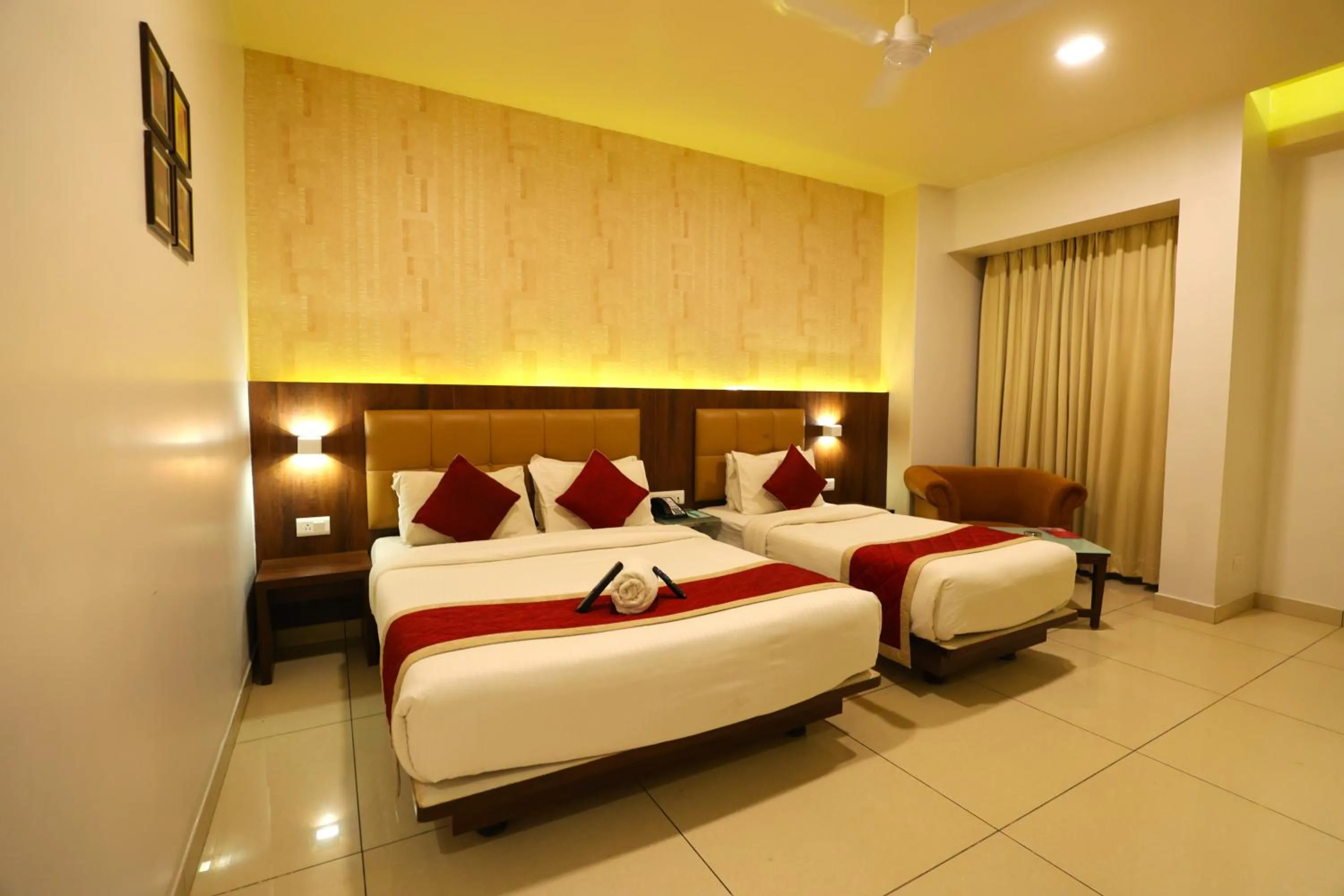 Bed in Sai International Hotel