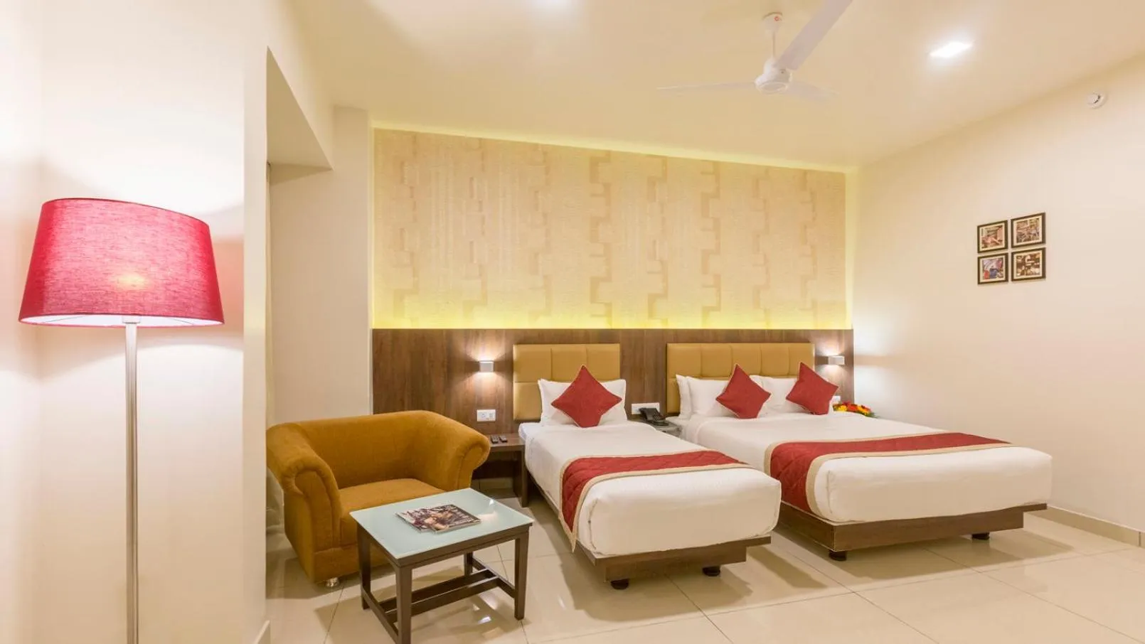 Bed in Sai International Hotel