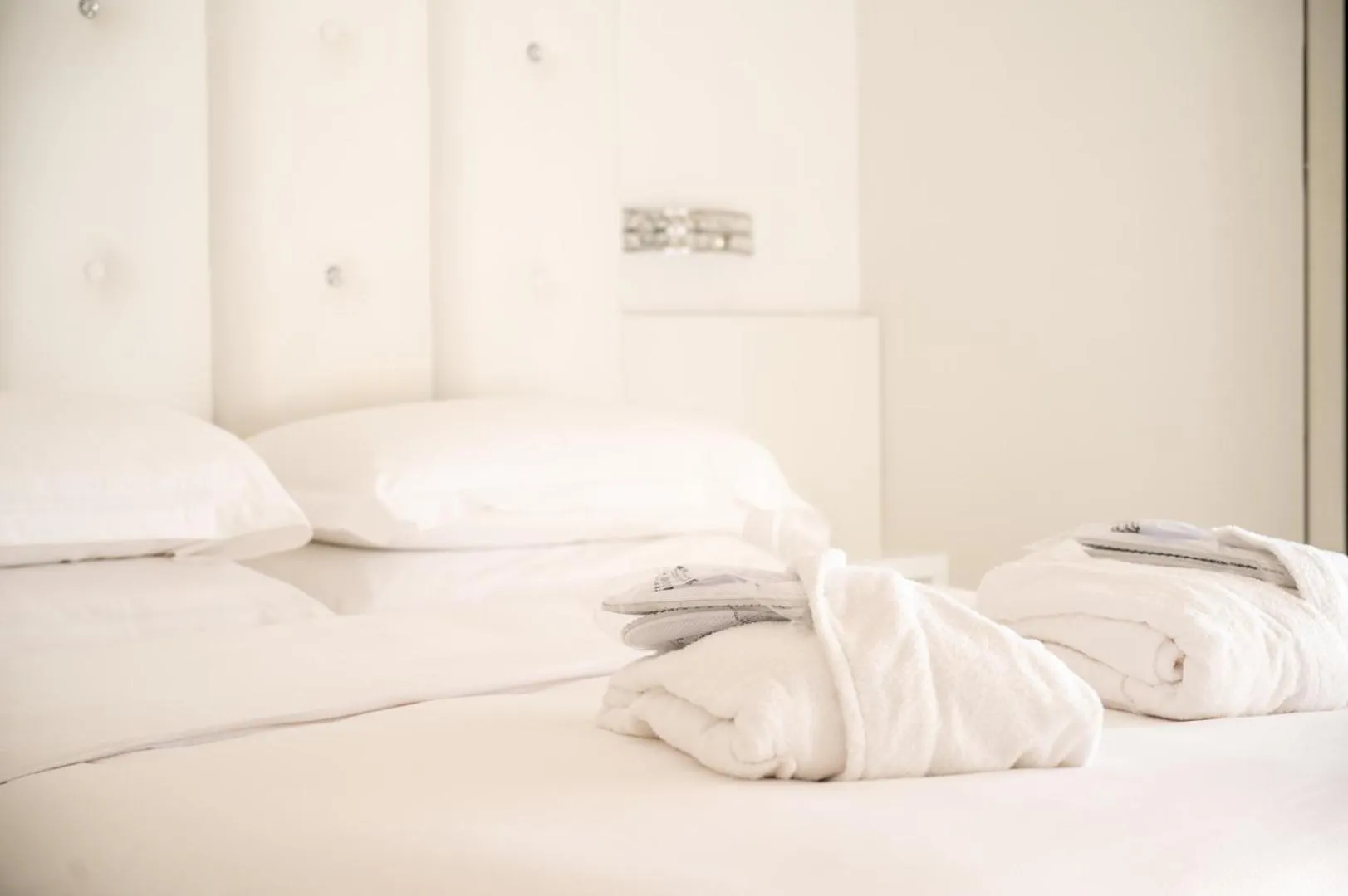 towels, Bed in Hotel Savoy