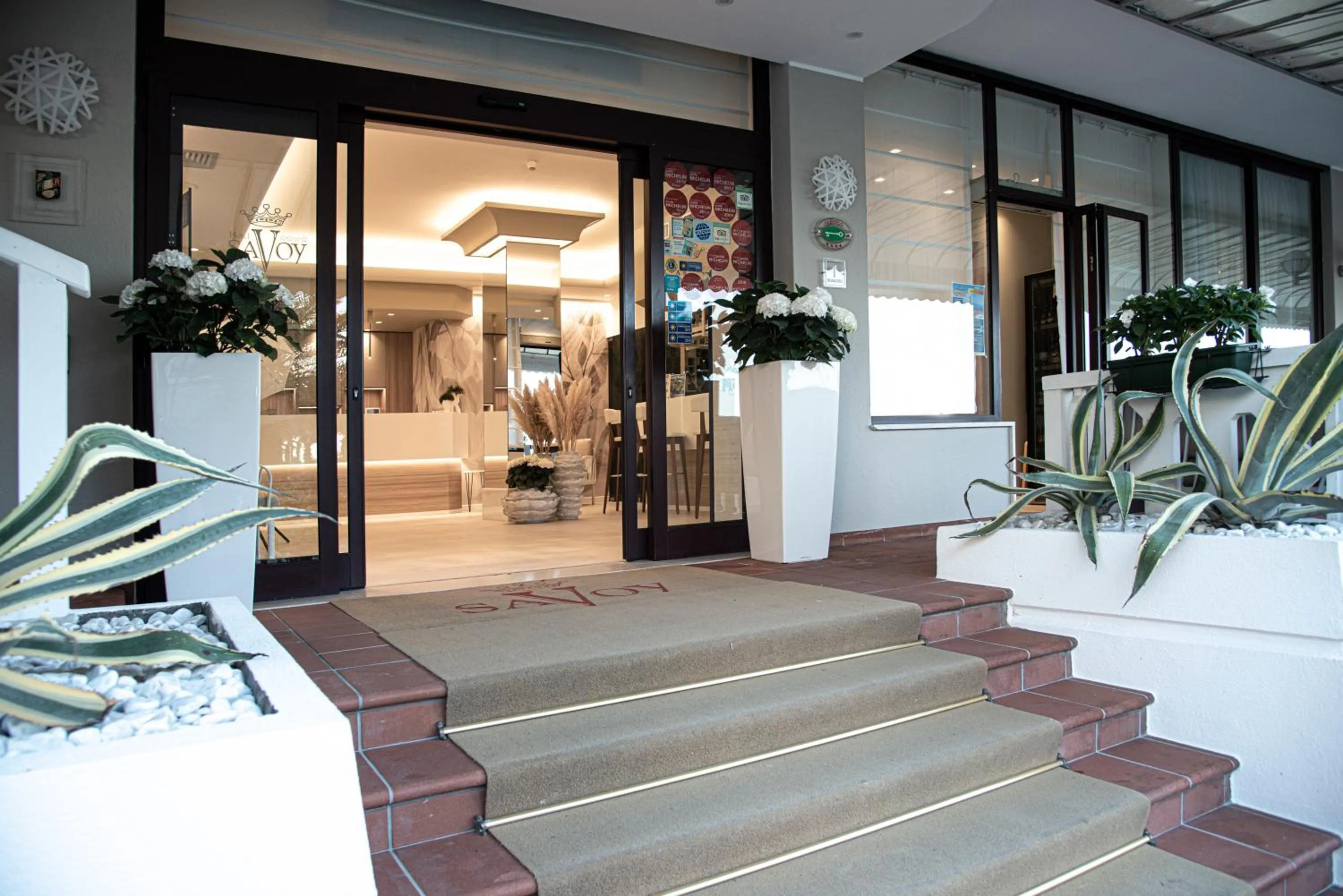 Facade/entrance in Hotel Savoy