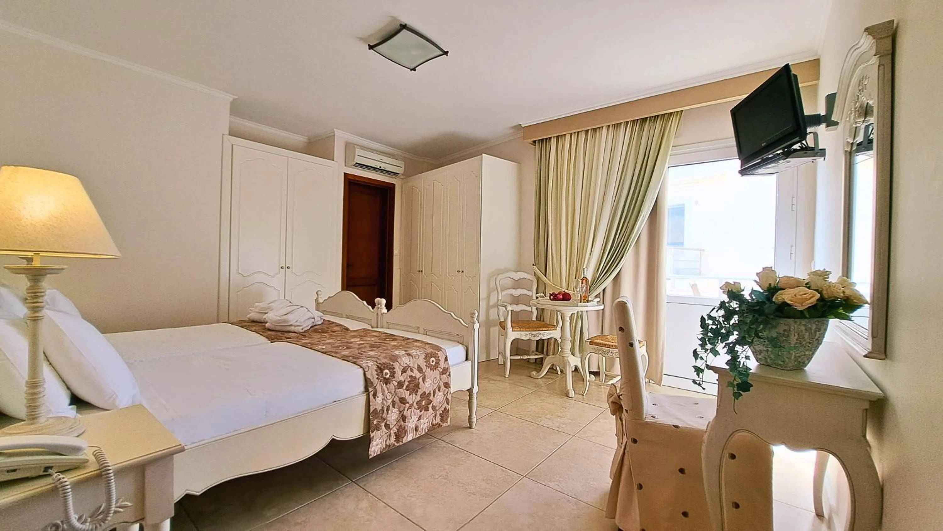 Bed in Hotel Astron Princess