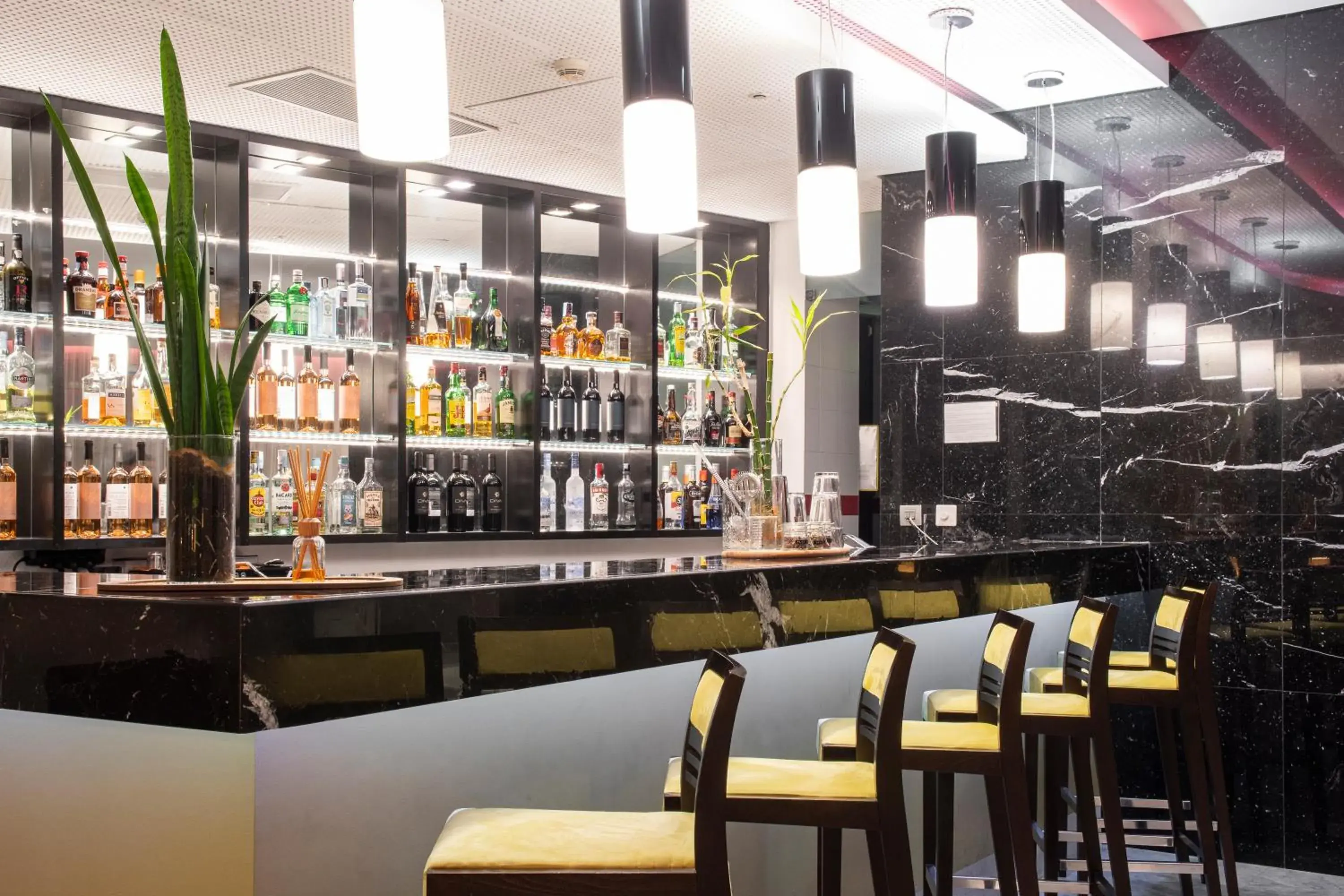 Lounge or bar in SANA Capitol Hotel Lounge or bar in SANA Capitol Hotel