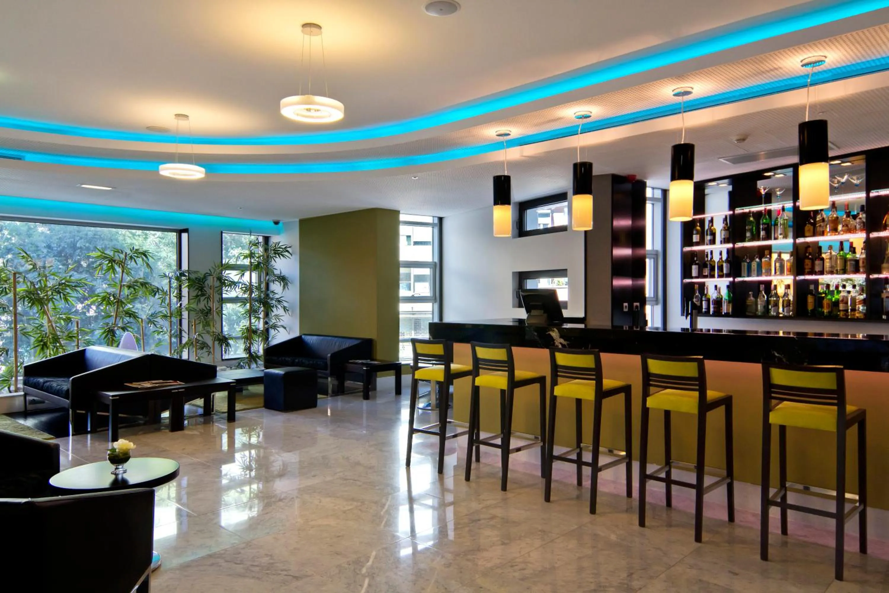 Lounge or bar in SANA Capitol Hotel