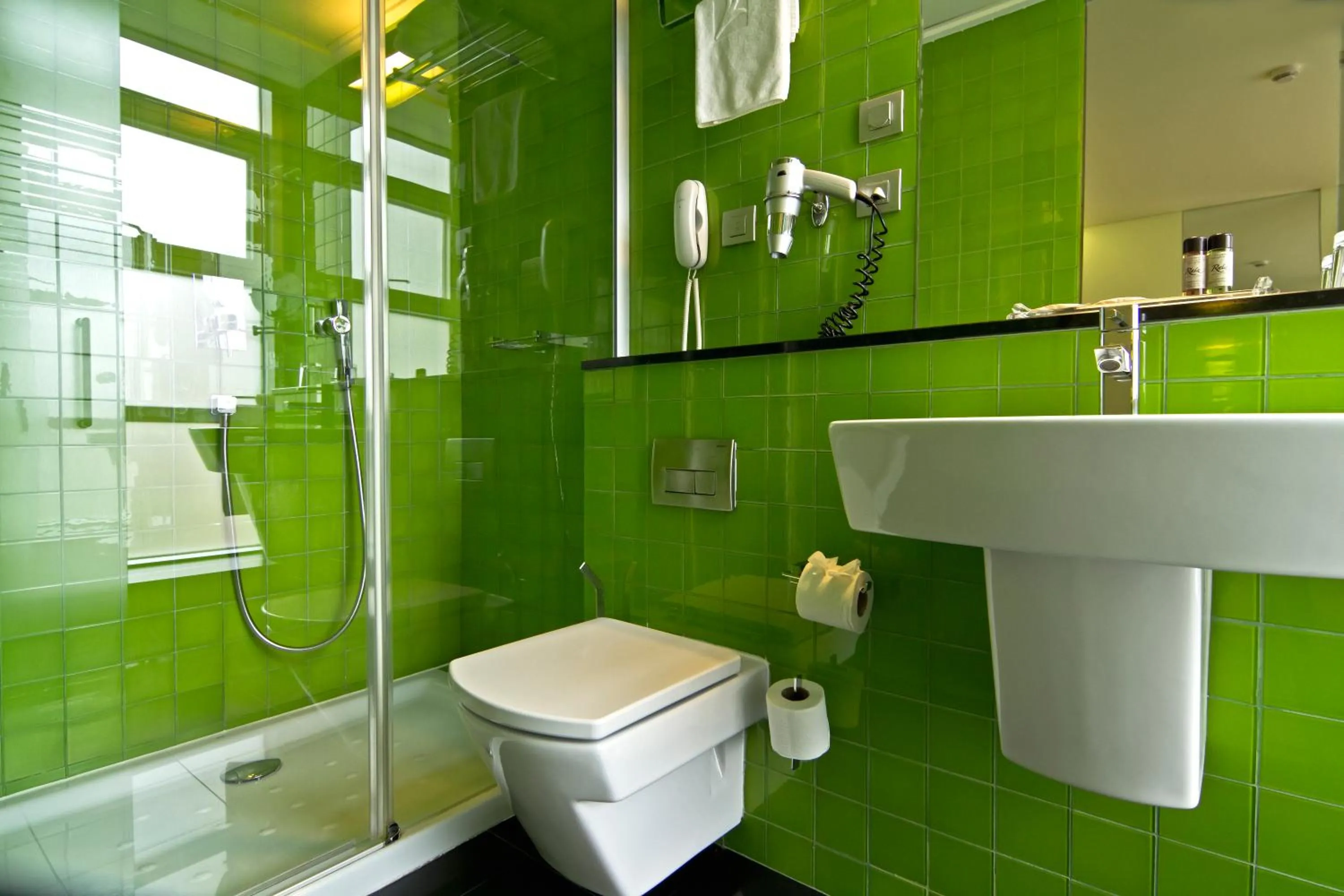 Shower in SANA Capitol Hotel