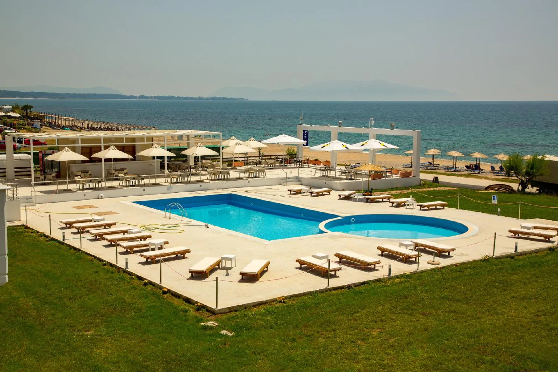 Swimming pool in Blue Sea Hotel