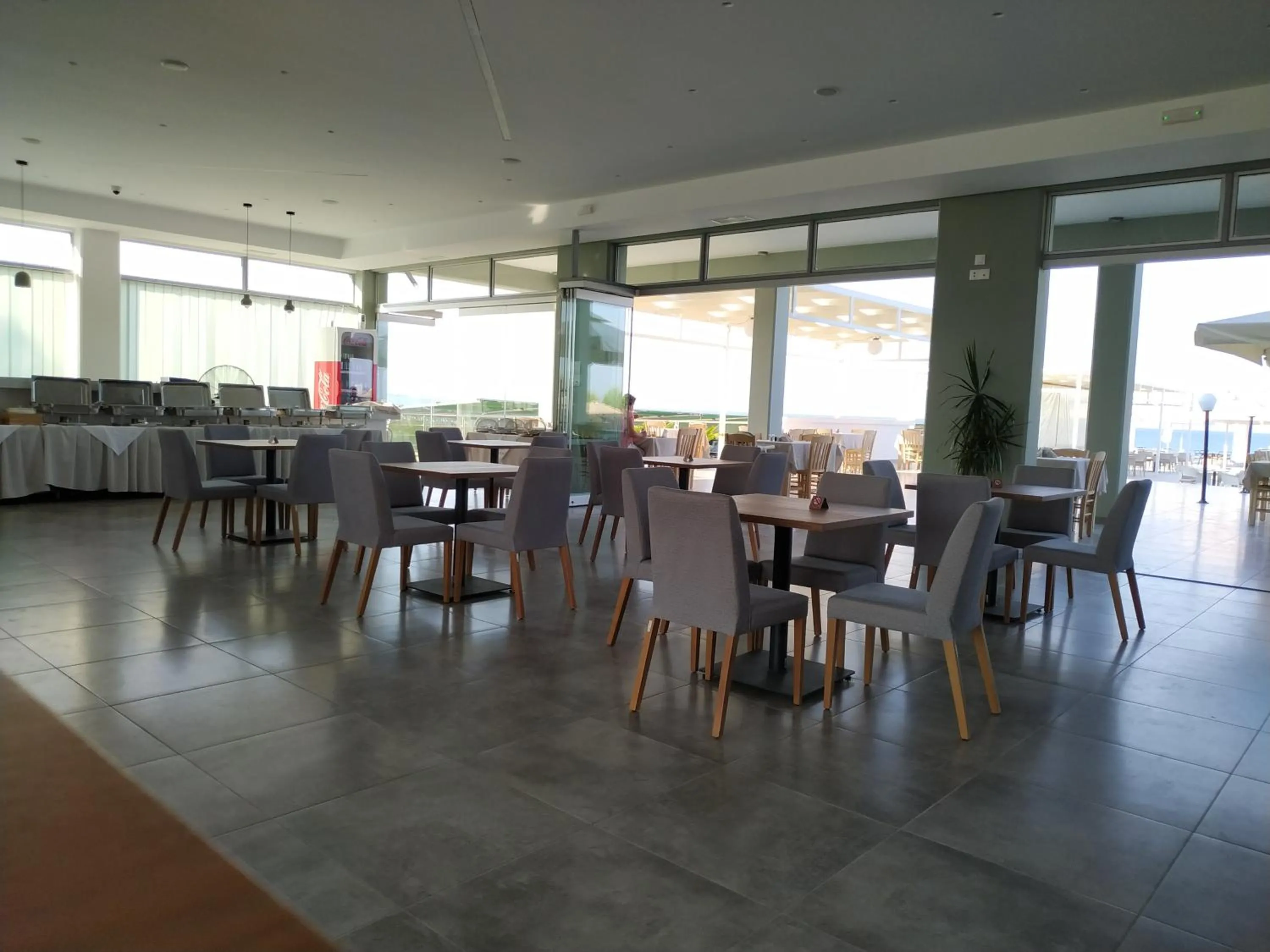 Restaurant/places to eat in Blue Sea Hotel