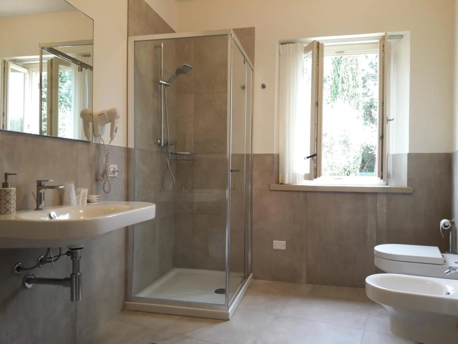 Bathroom in La Corte