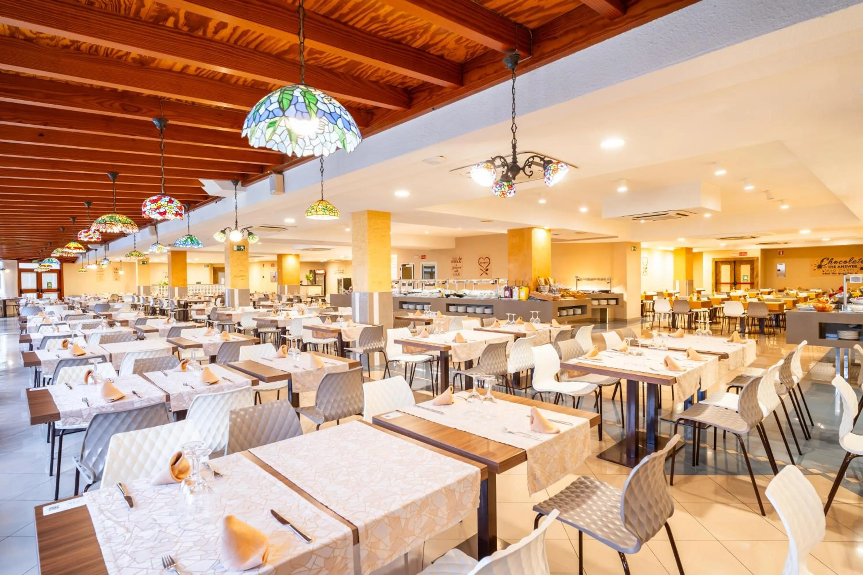 Restaurant/places to eat in HOVIMA Santa María