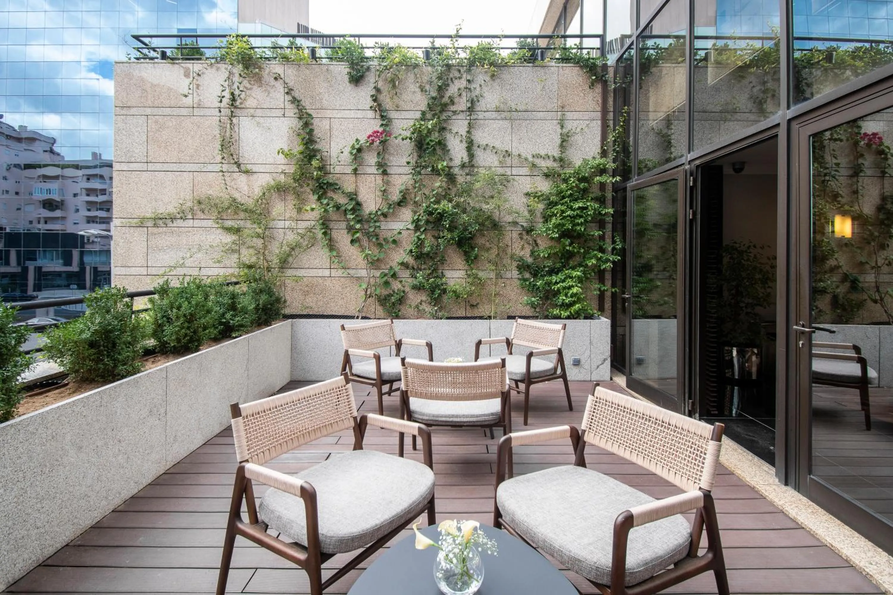 Balcony/Terrace in SANA Metropolitan Hotel