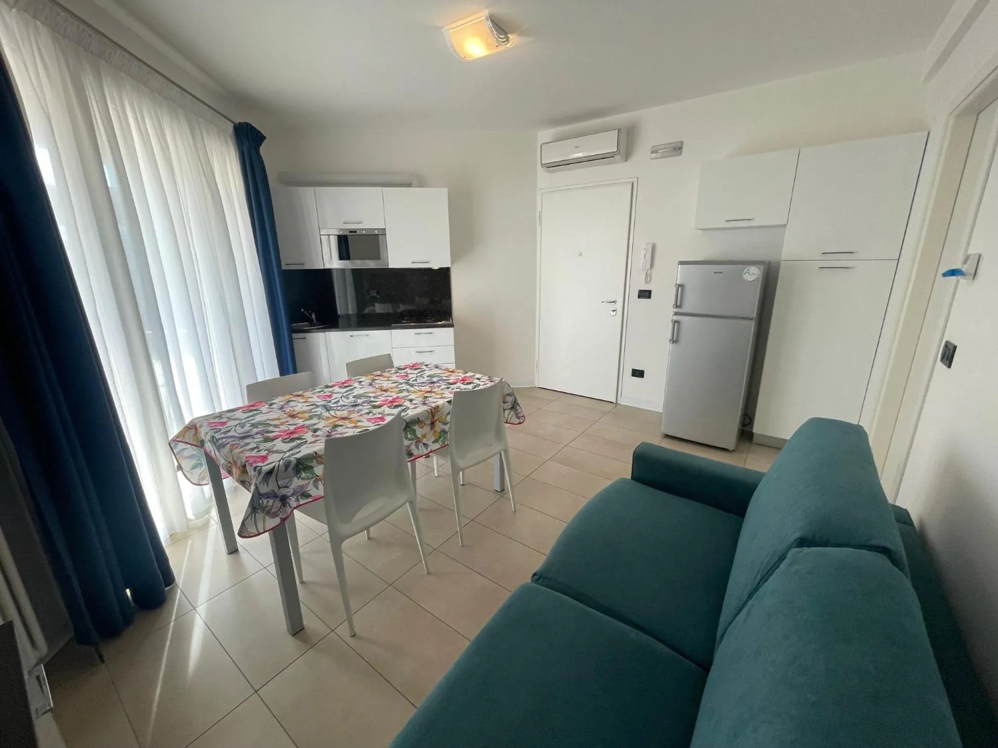 Kitchen or kitchenette in Villa Marina Apartments - Agenzia Cocal