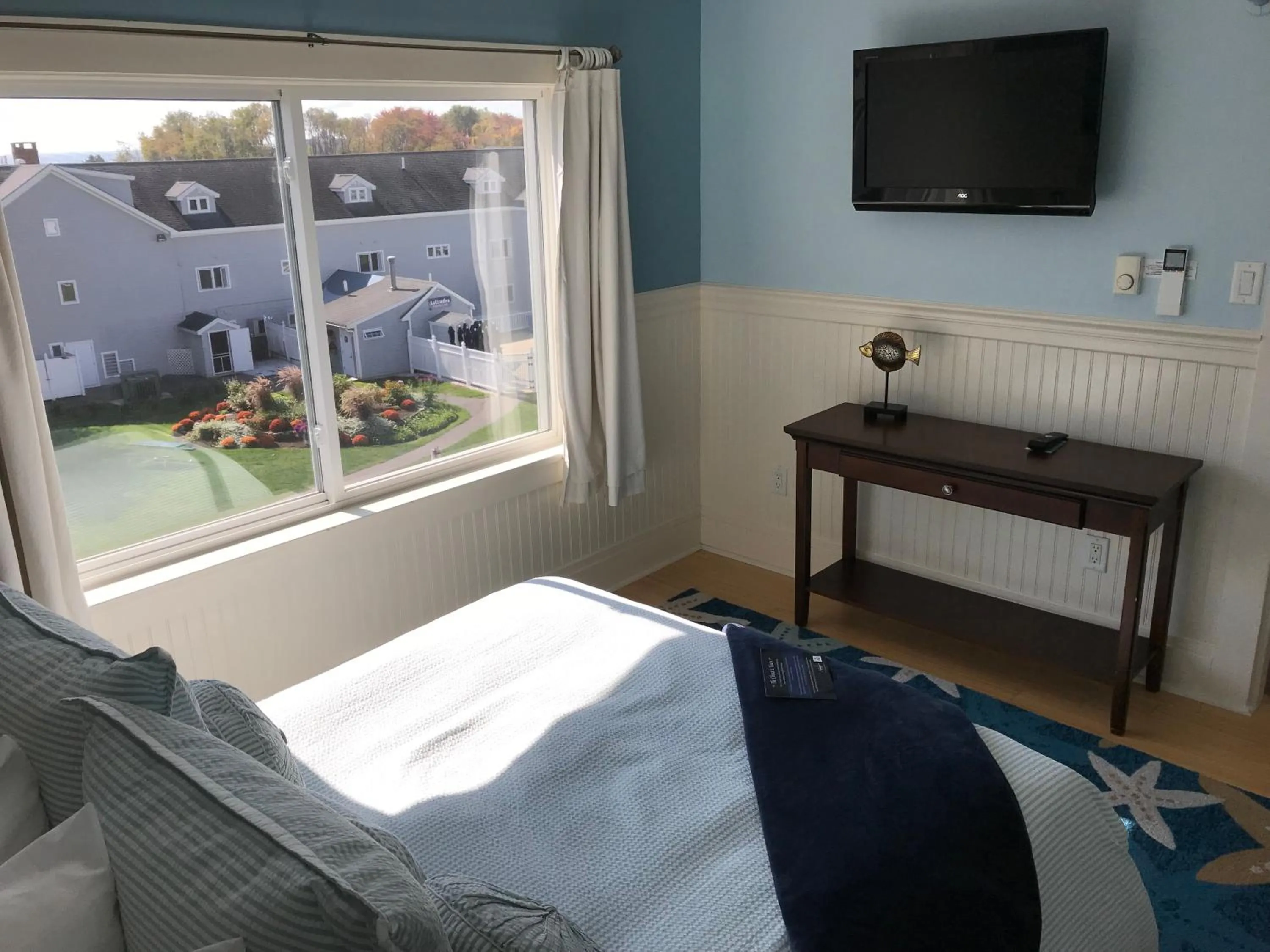 Bed in The Nonantum Resort