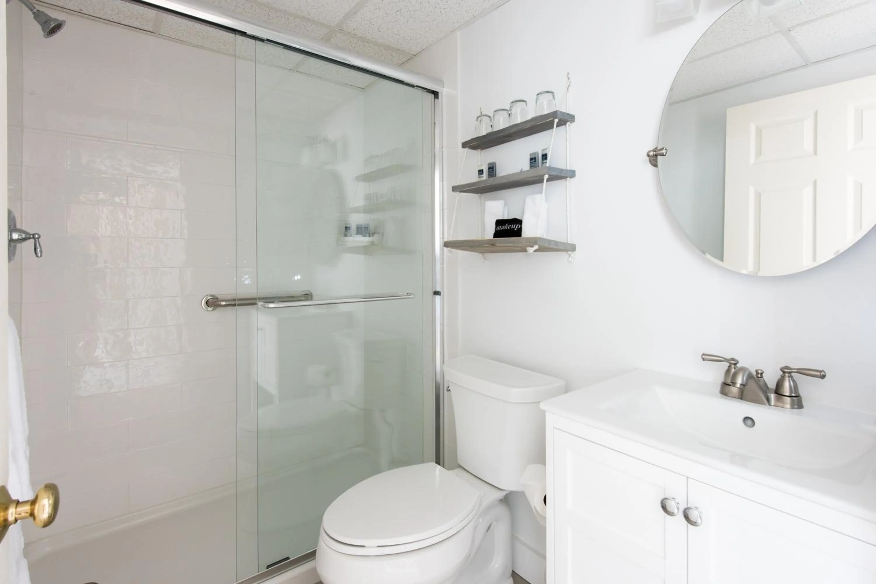 Shower in The Nonantum Resort