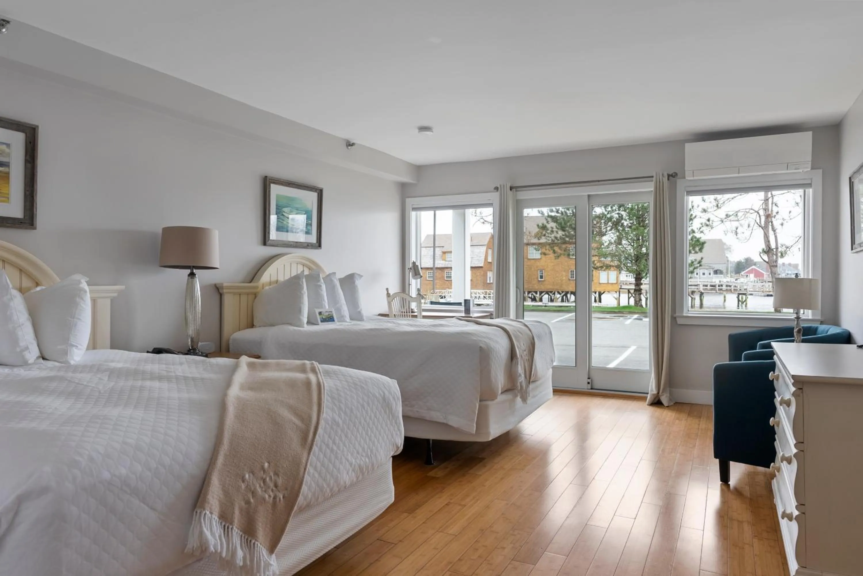 Bedroom, Bed in The Nonantum Resort