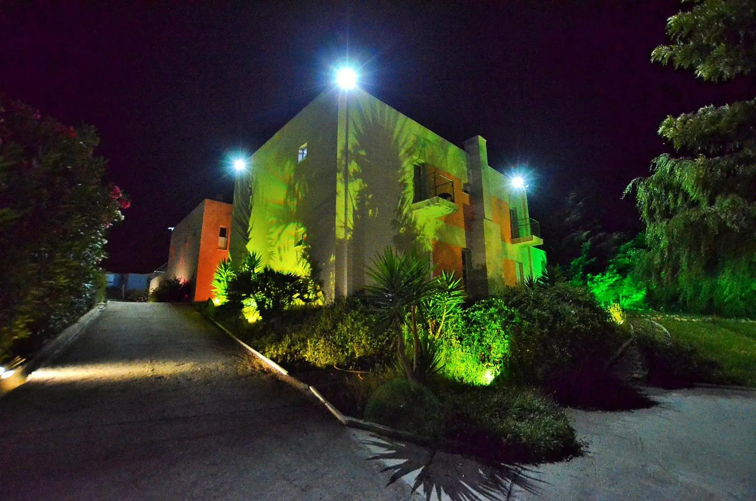 Property building in HILLTOP OASIS Lisboa Oeiras Property building in HILLTOP OASIS Lisboa Oeiras