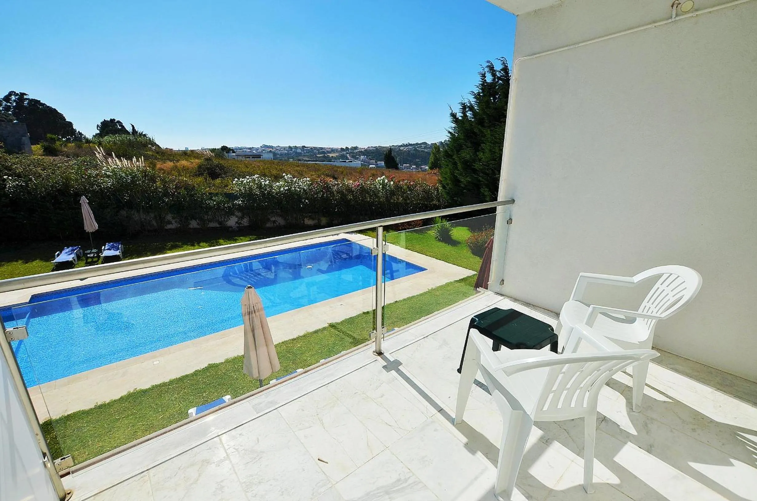 Pool view in HILLTOP OASIS Lisboa Oeiras