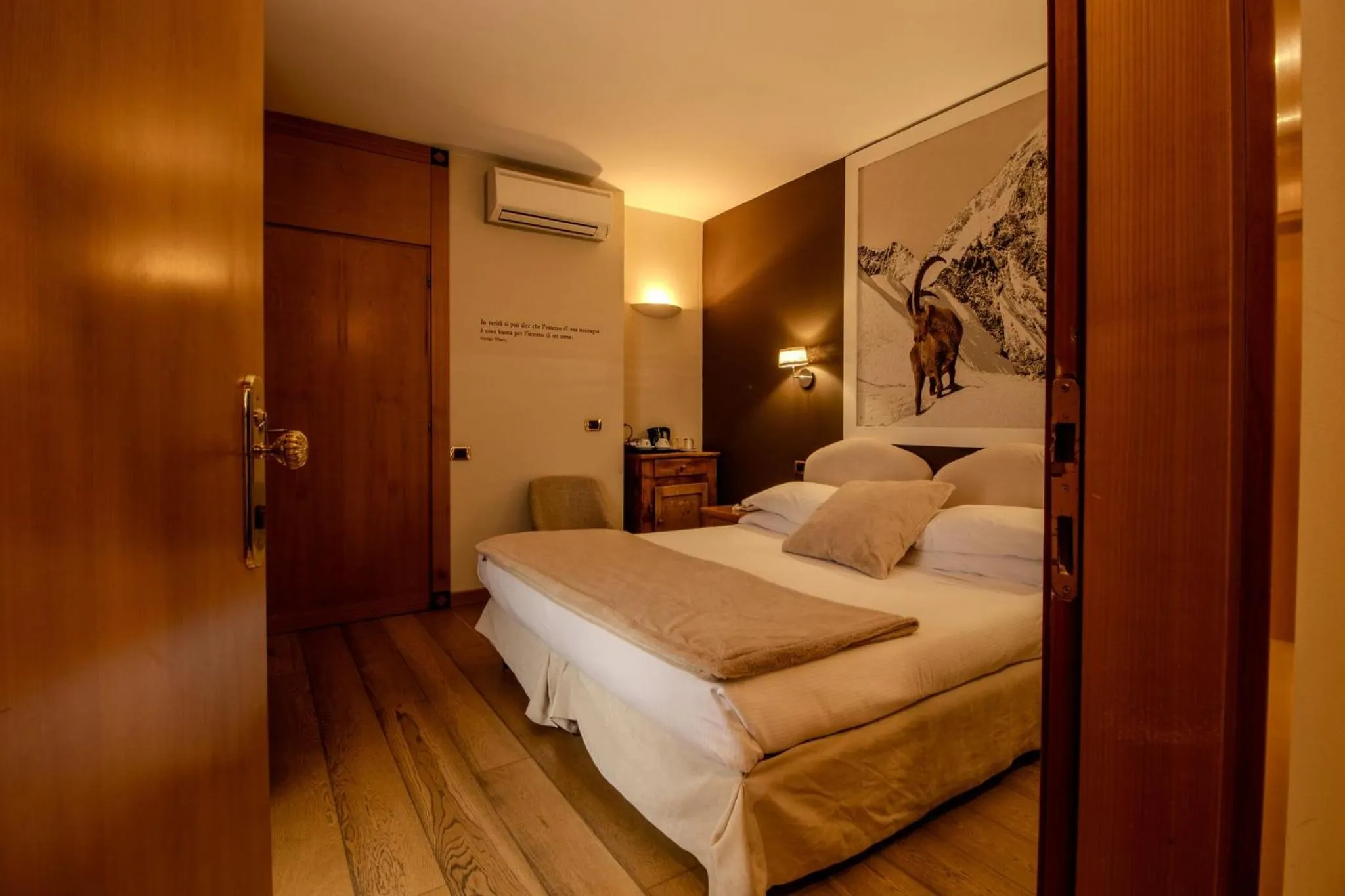 Photo of the whole room, Bed in Paradise Hotel & Wellness